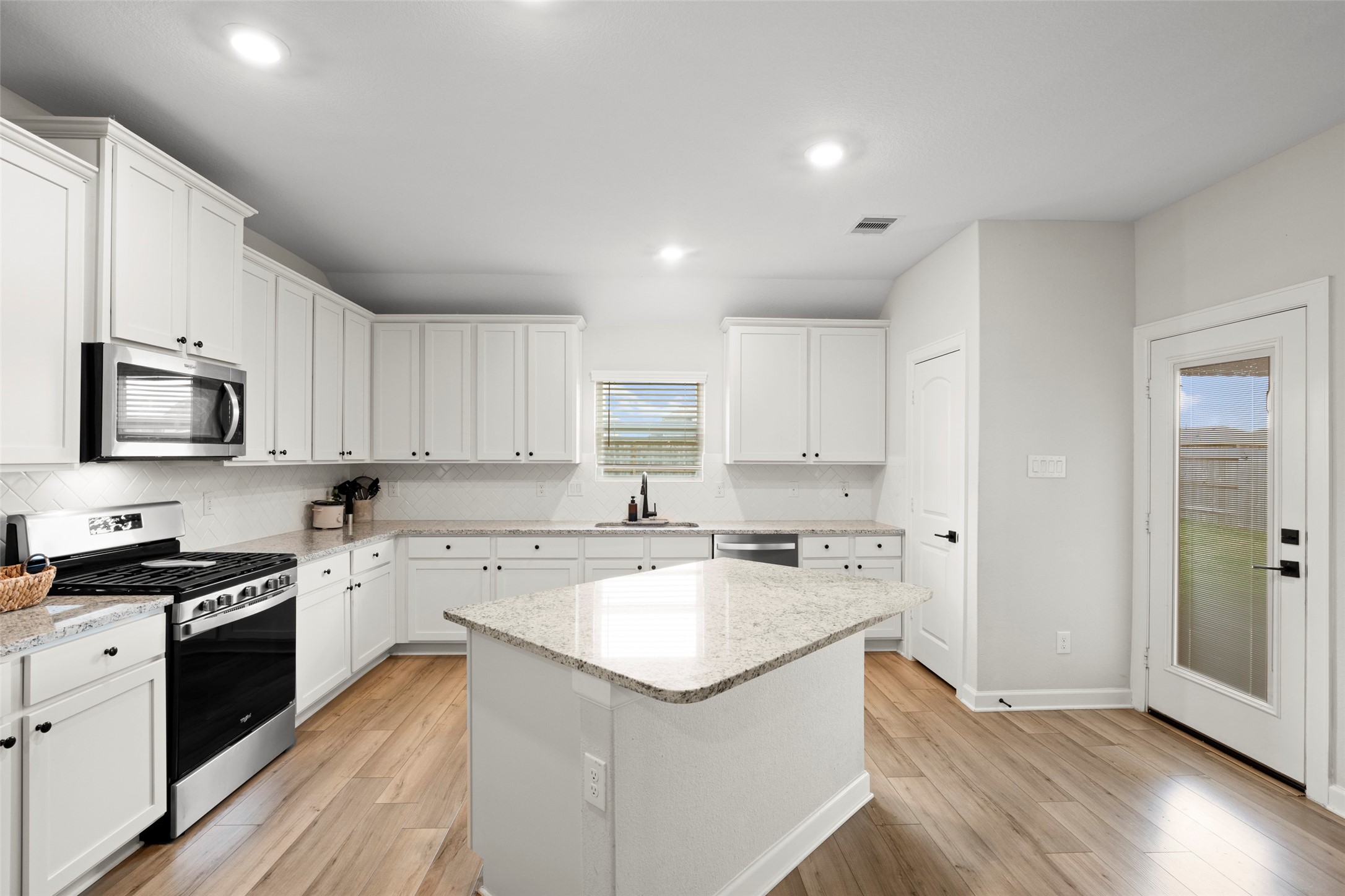 13717 Gaff Rig Drive Property Photo 4