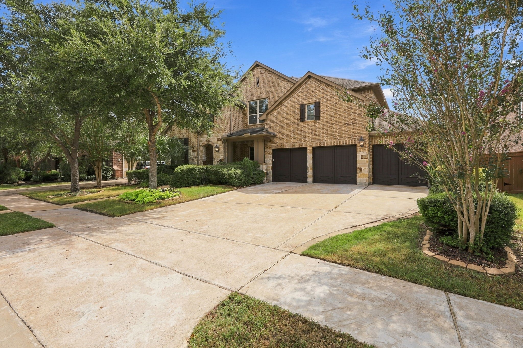 17423 Endel Way Property Photo 3