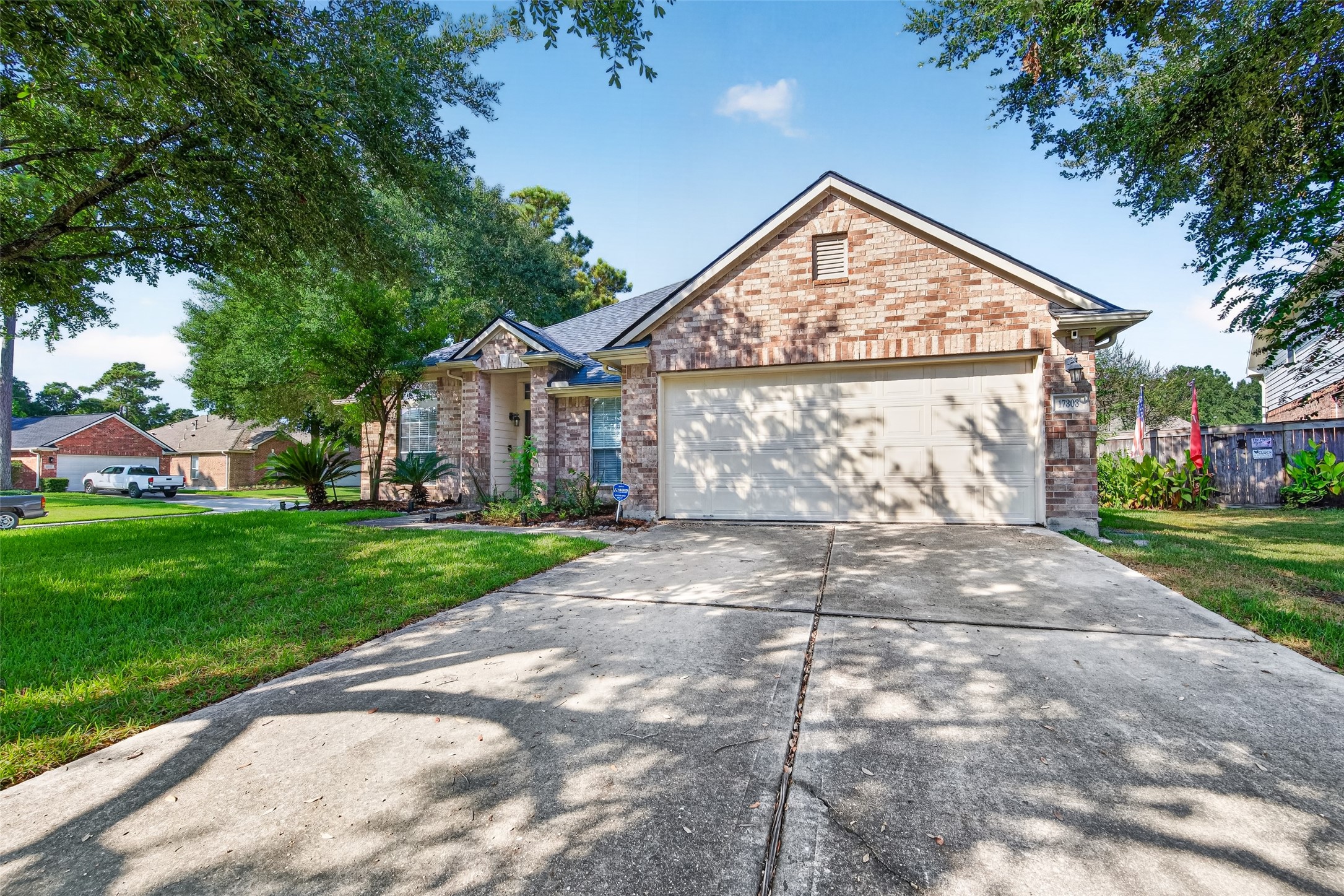 17303 Scotts Bluff Court Property Photo 6