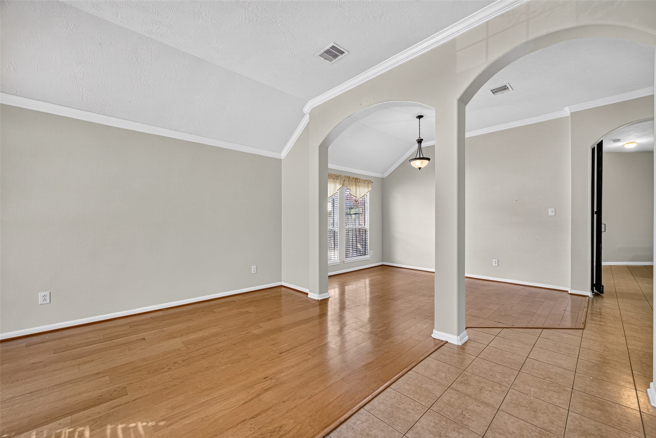 17303 Scotts Bluff Court Property Photo 11