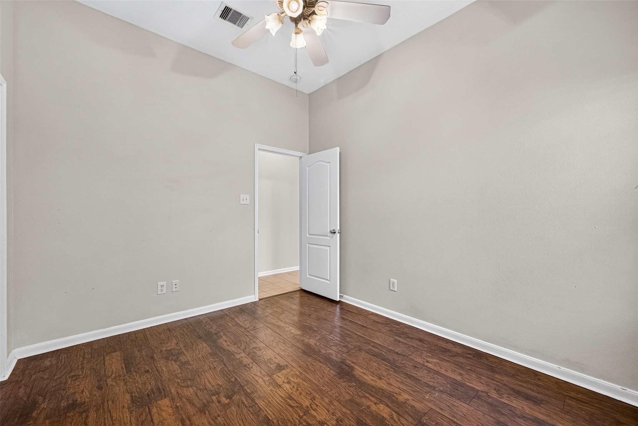 17303 Scotts Bluff Court Property Photo 31