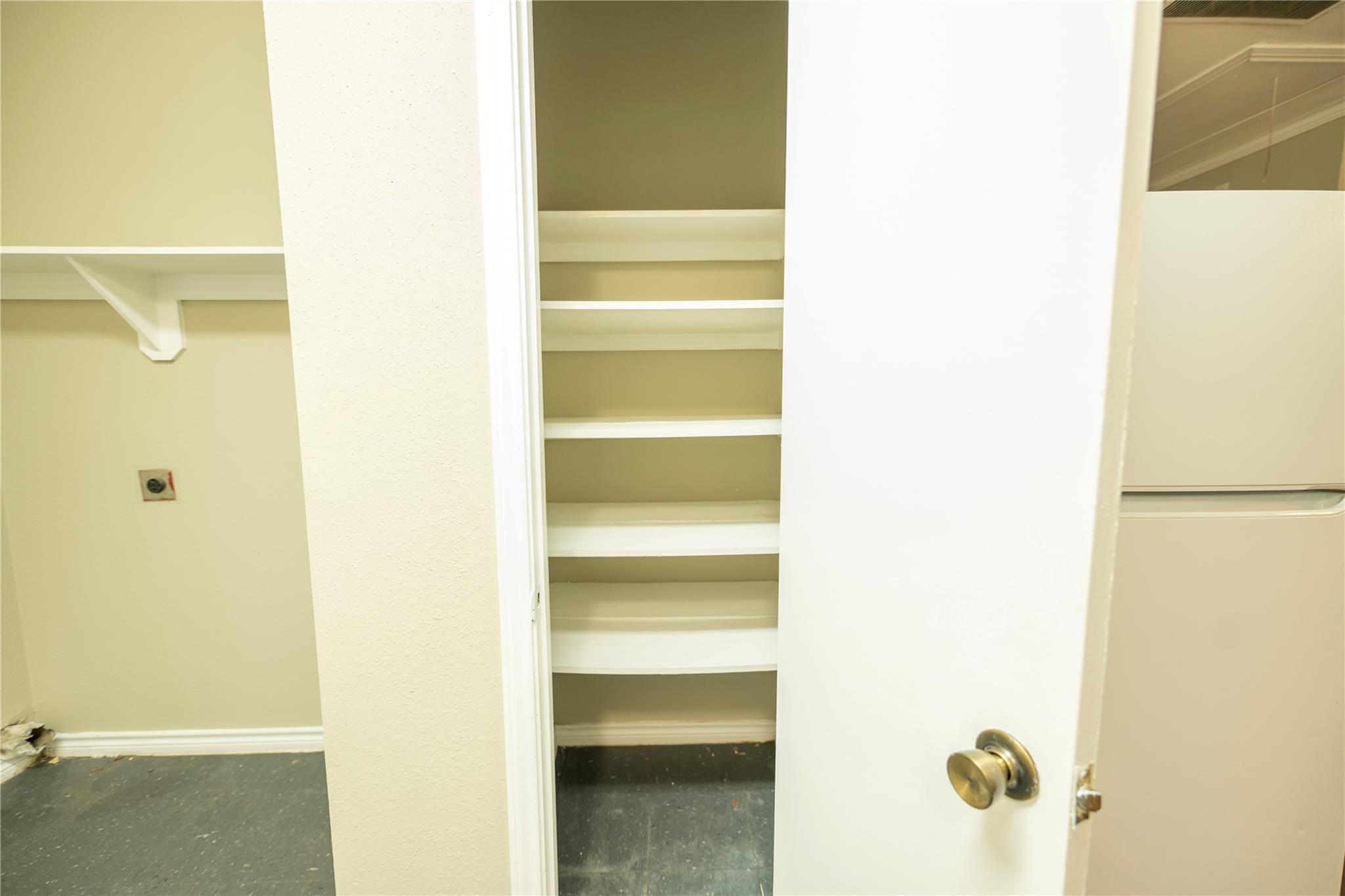 9819 Alcanterra Drive Property Photo 10