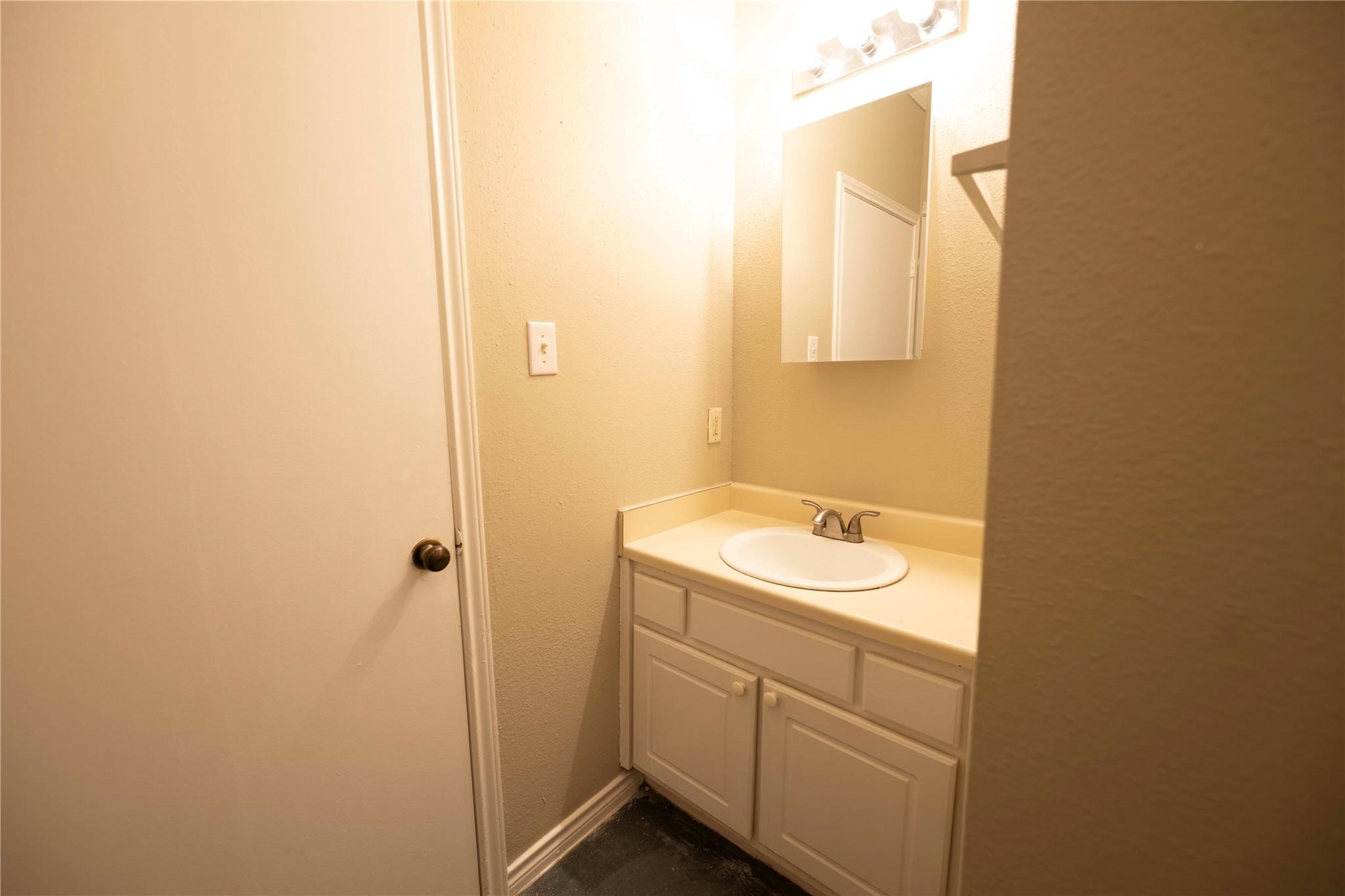 9819 Alcanterra Drive Property Photo 12