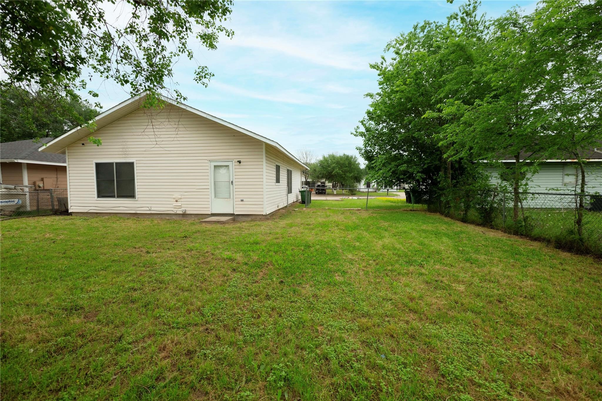 9819 Alcanterra Drive Property Photo 25