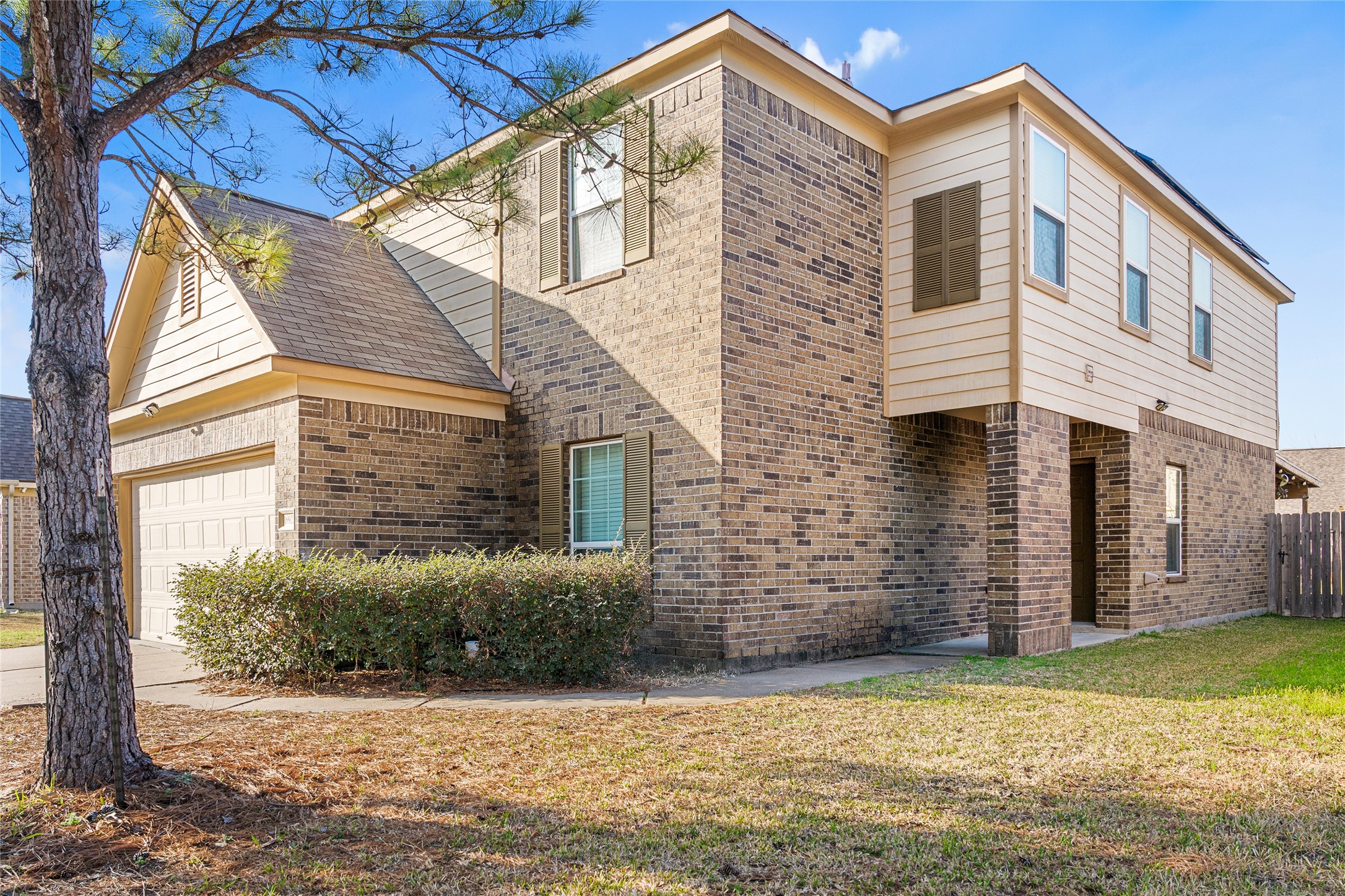 18922 Windy Stone Drive Property Photo 2