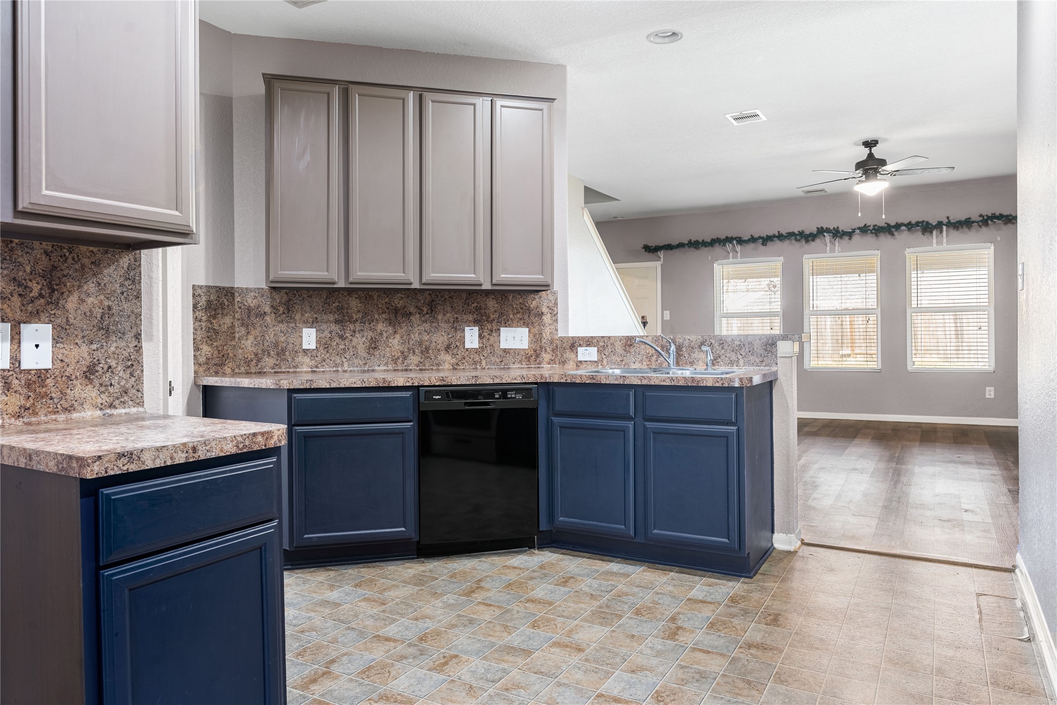 18922 Windy Stone Drive Property Photo 9