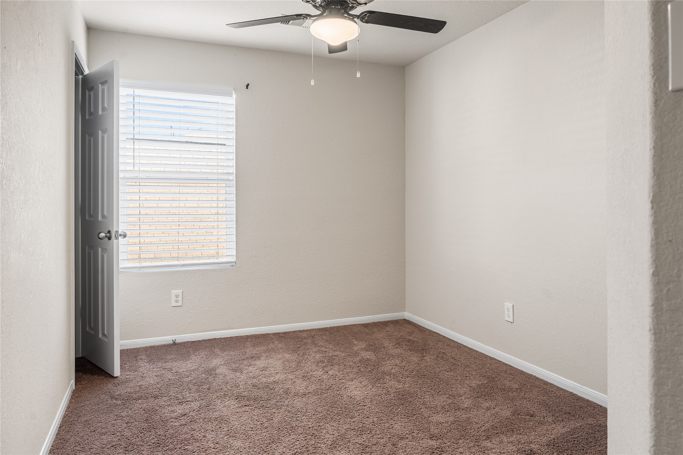 18922 Windy Stone Drive Property Photo 32