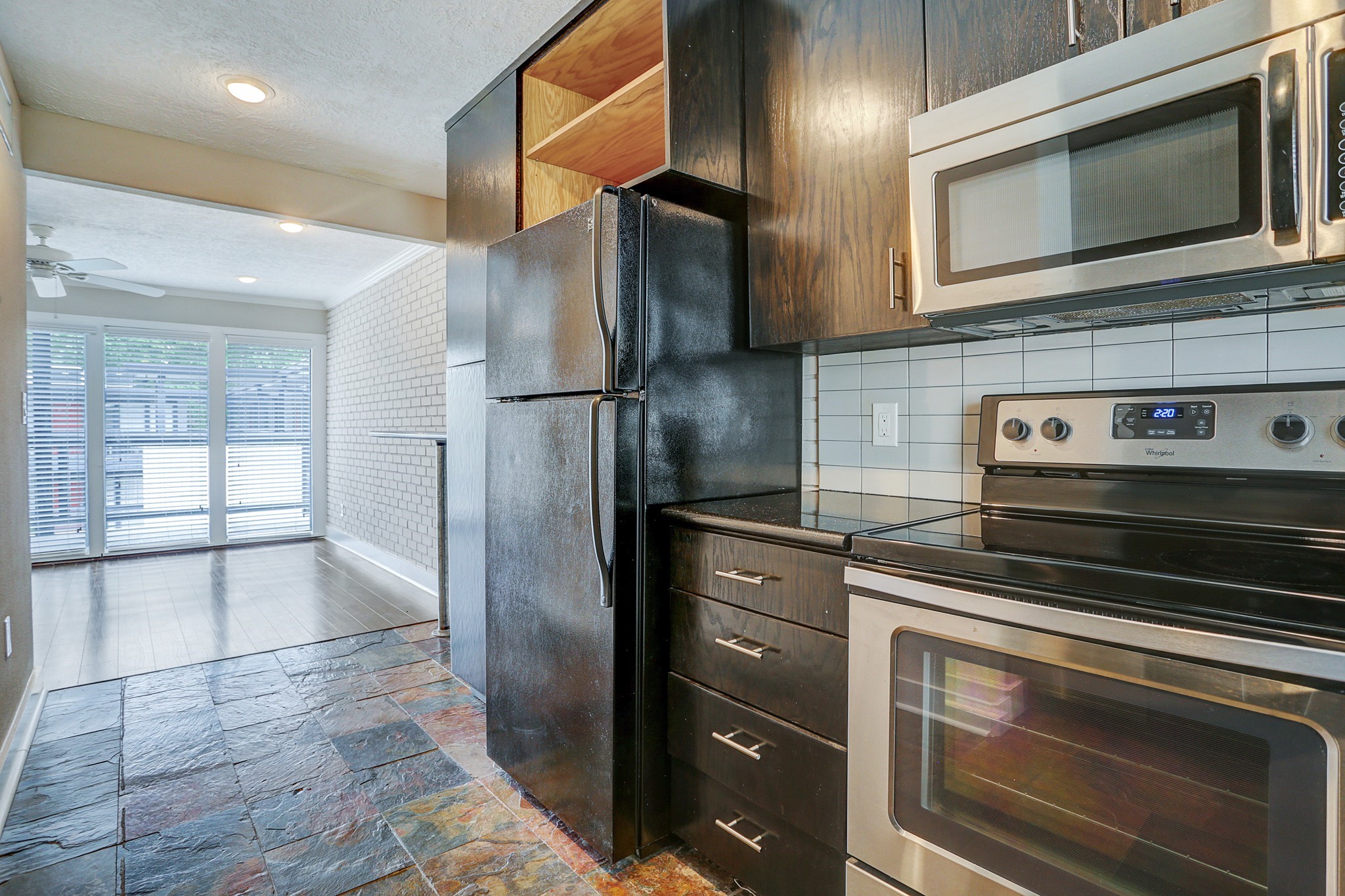 1501 Hyde Park Boulevard 23 Property Photo 2