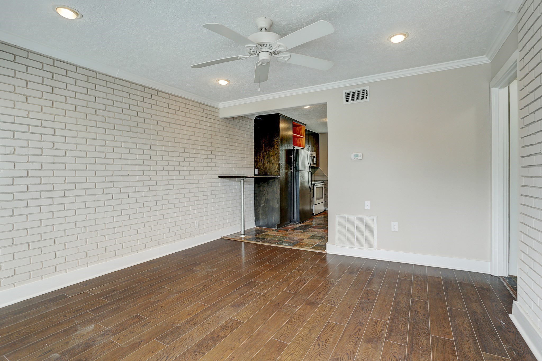 1501 Hyde Park Boulevard 23 Property Photo 5