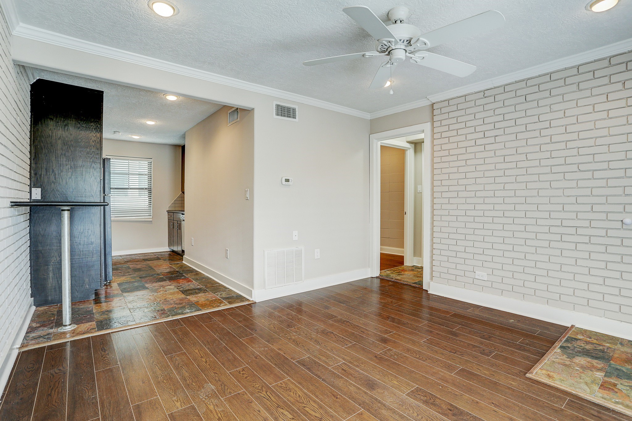1501 Hyde Park Boulevard 23 Property Photo 6