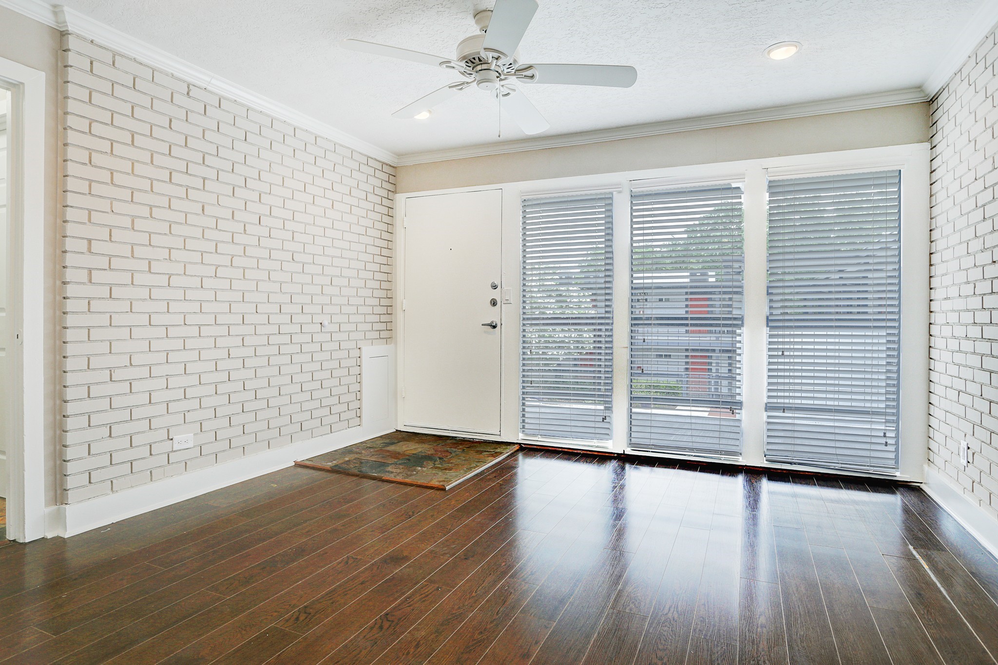 1501 Hyde Park Boulevard 23 Property Photo 7
