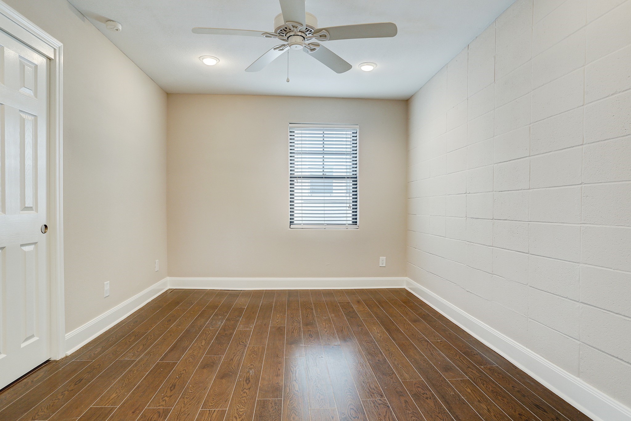 1501 Hyde Park Boulevard 23 Property Photo 9