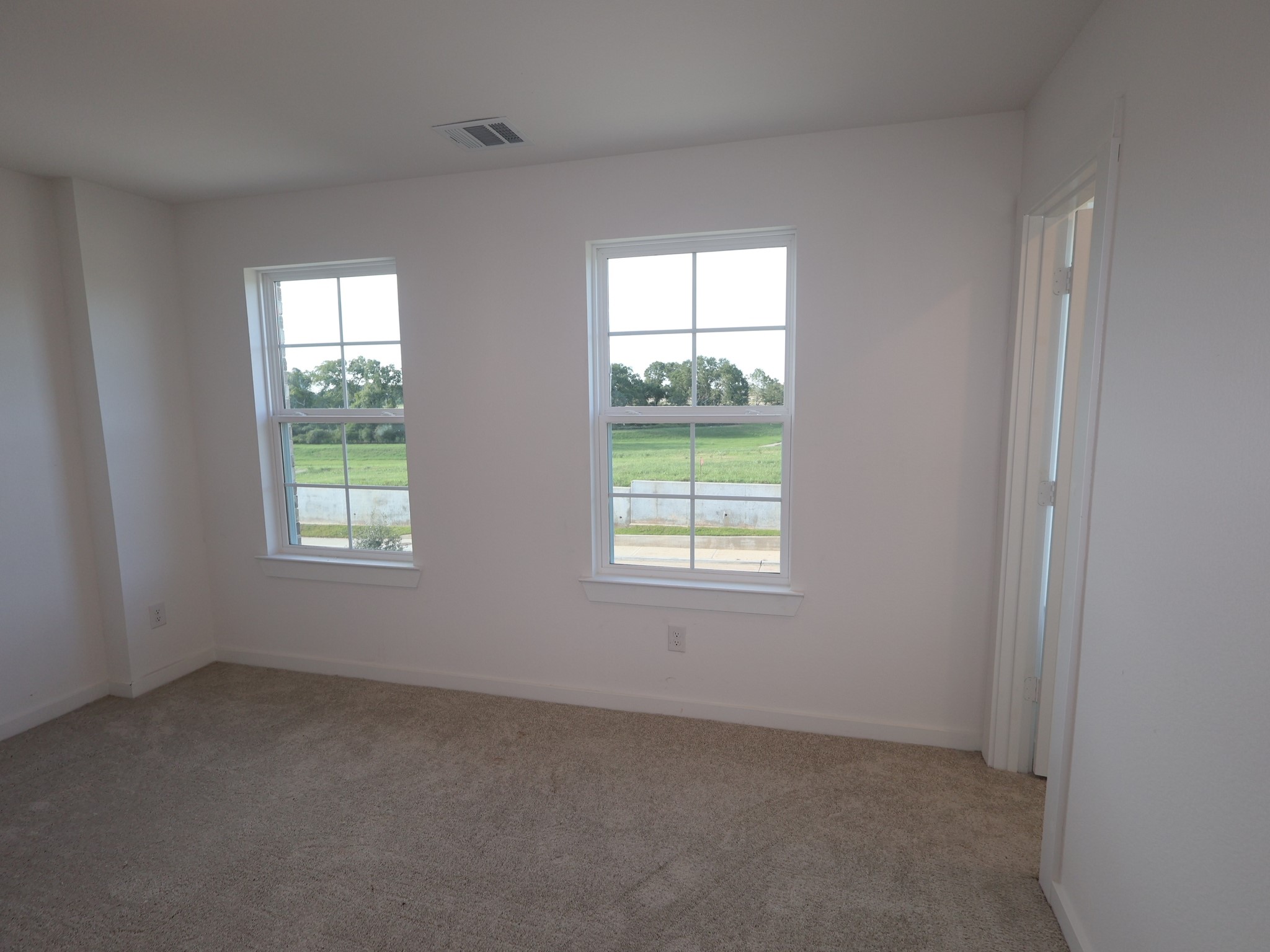 32531 Midsummer Drive Property Photo 14