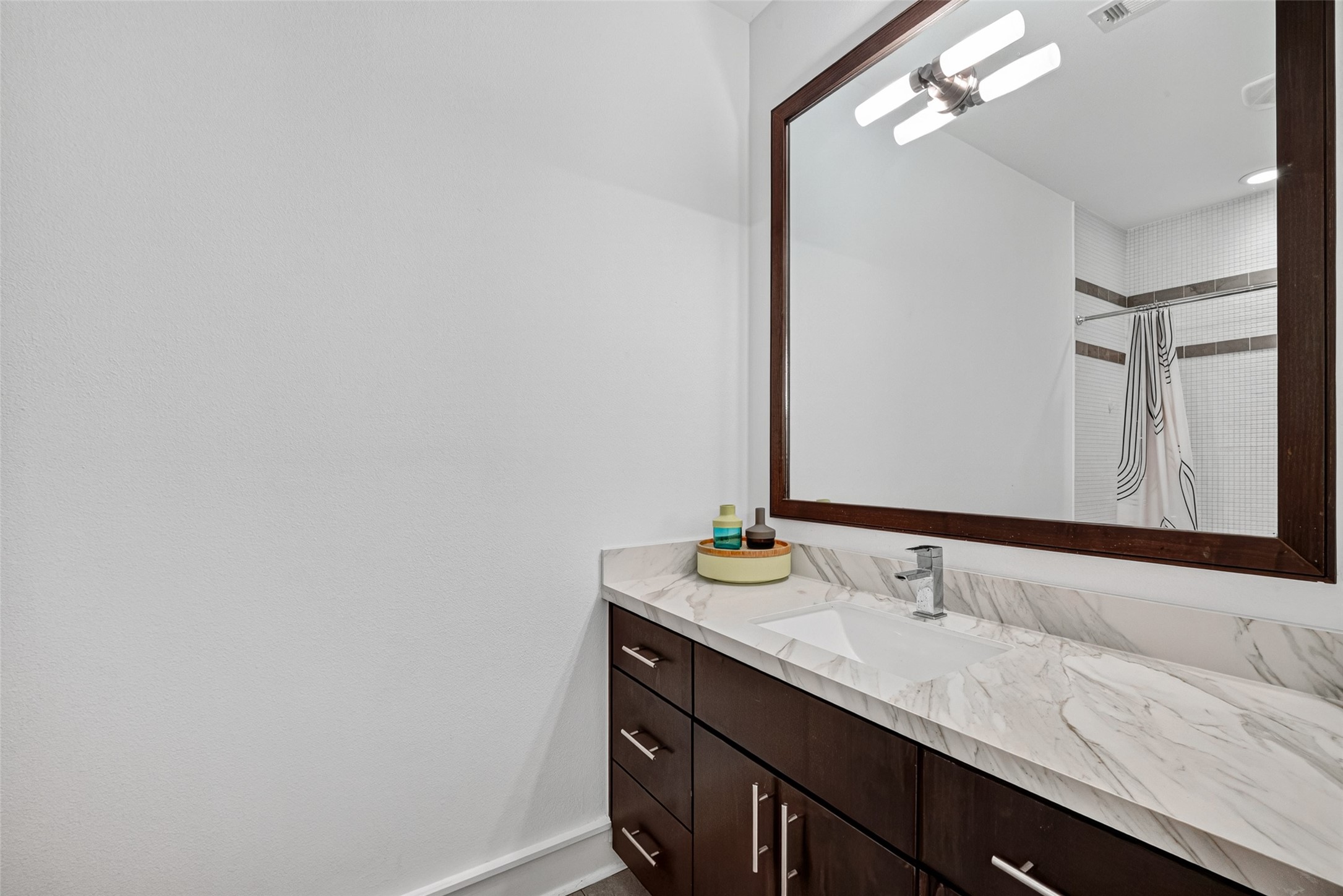 1201 Peveto Street Property Photo 32