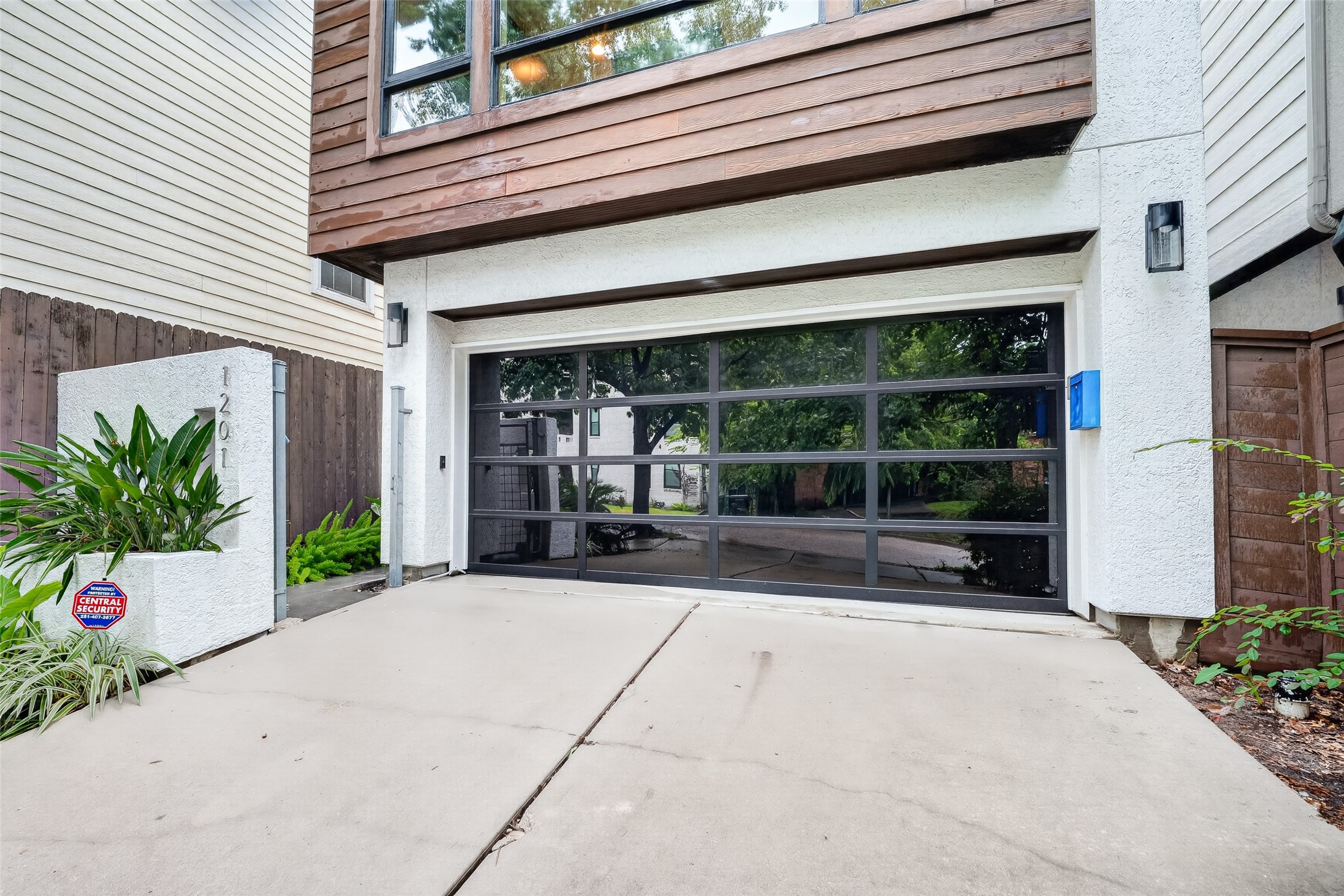 1201 Peveto Street Property Photo 47