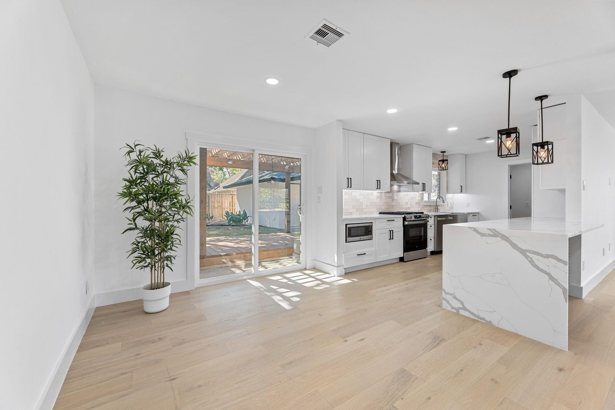 12315 Barryknoll Lane Property Photo 4