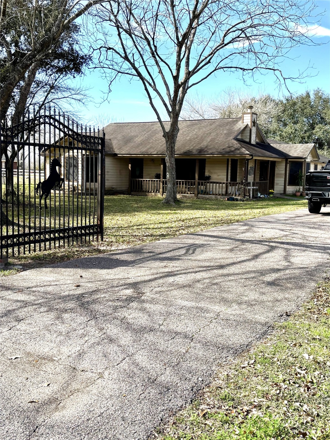 1083 County Road 147 Property Photo 1