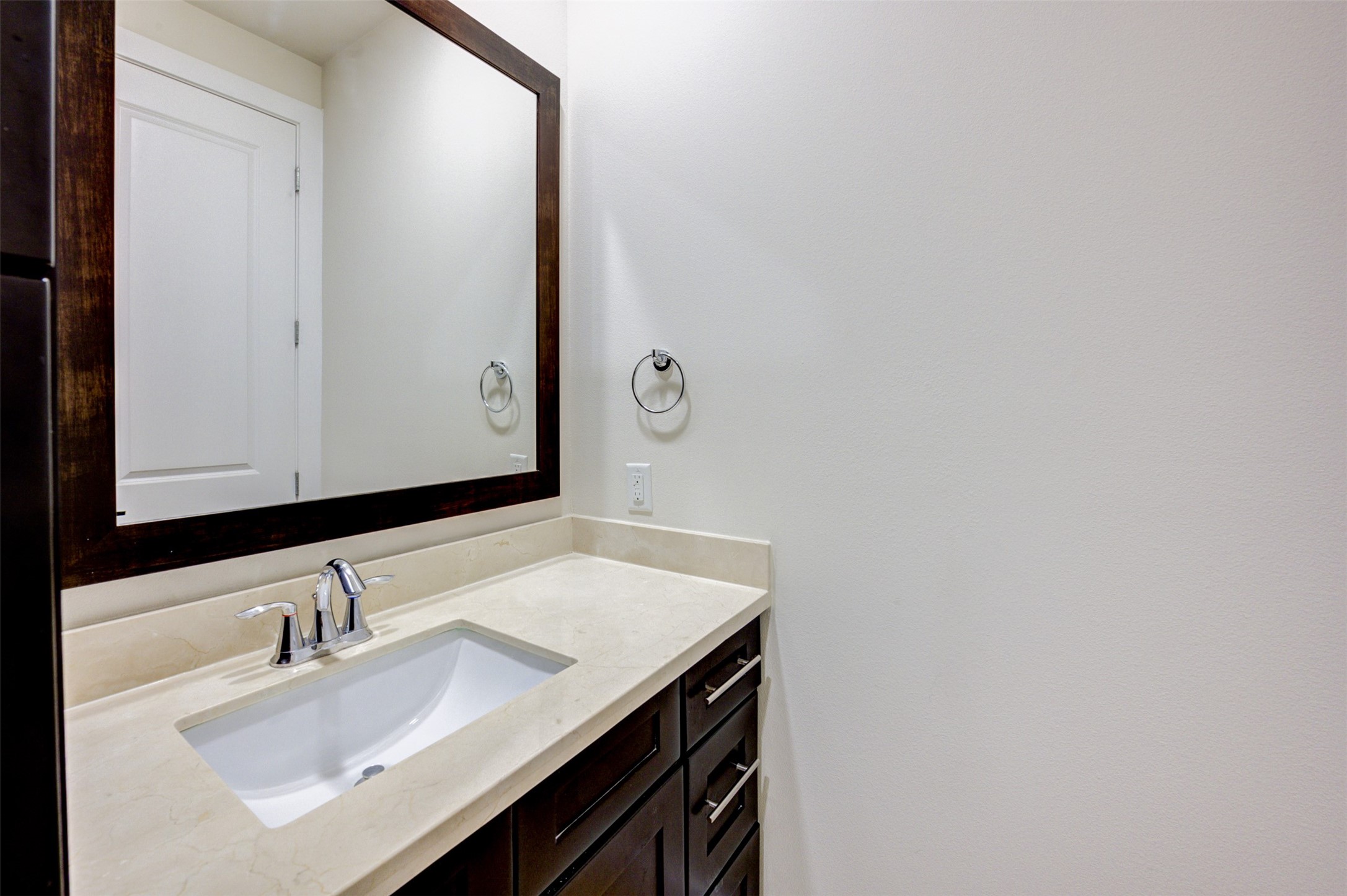 1222 W Dallas Street Property Photo 11