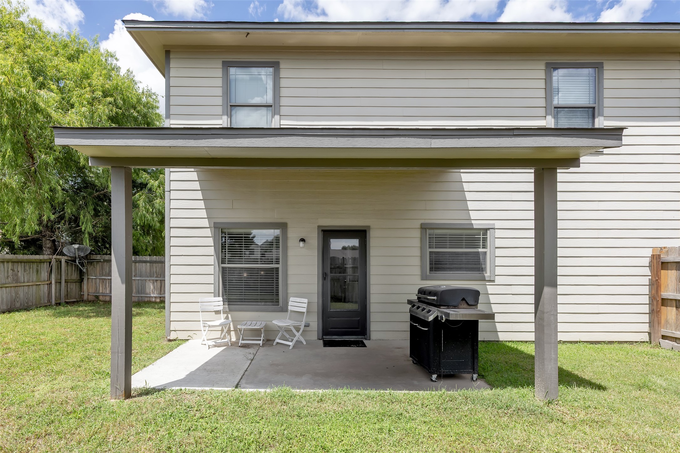 2827 Horseback Drive Property Photo 2