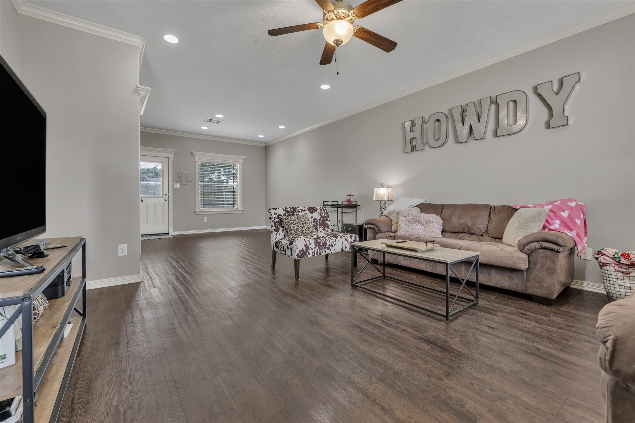 2827 Horseback Drive Property Photo 4