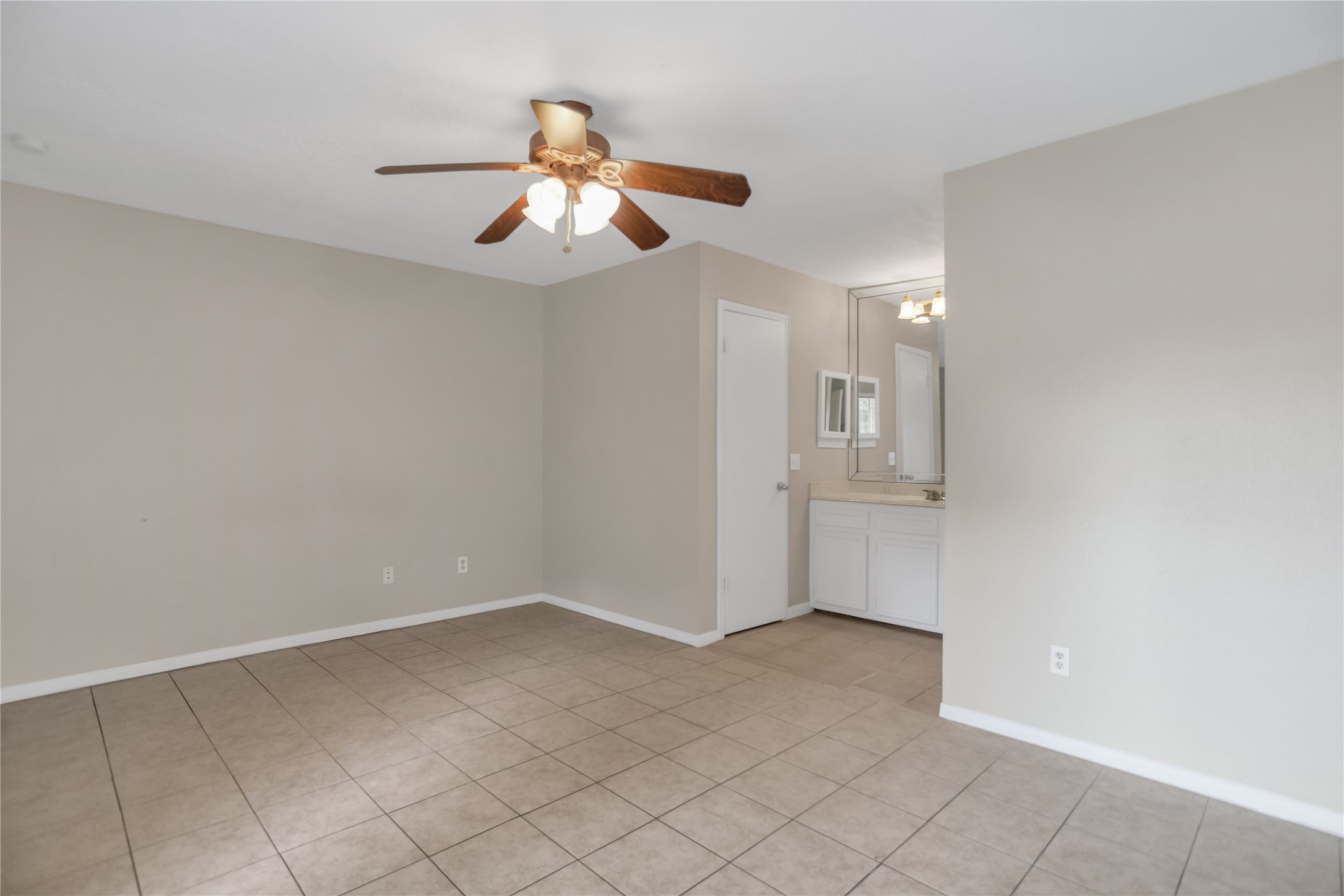 22007 Birch Valley Drive Property Photo 10