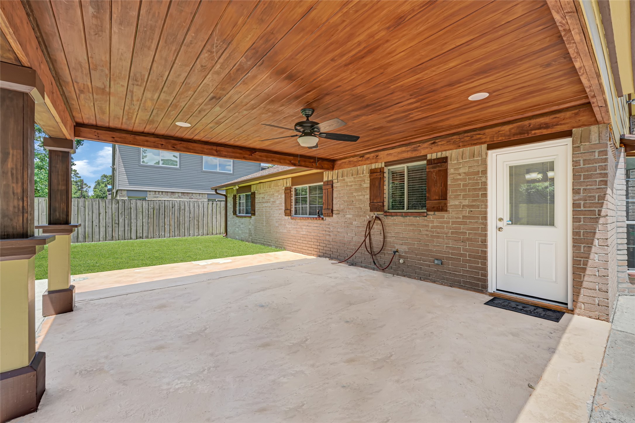 4806 Hickorygate Property Photo 2