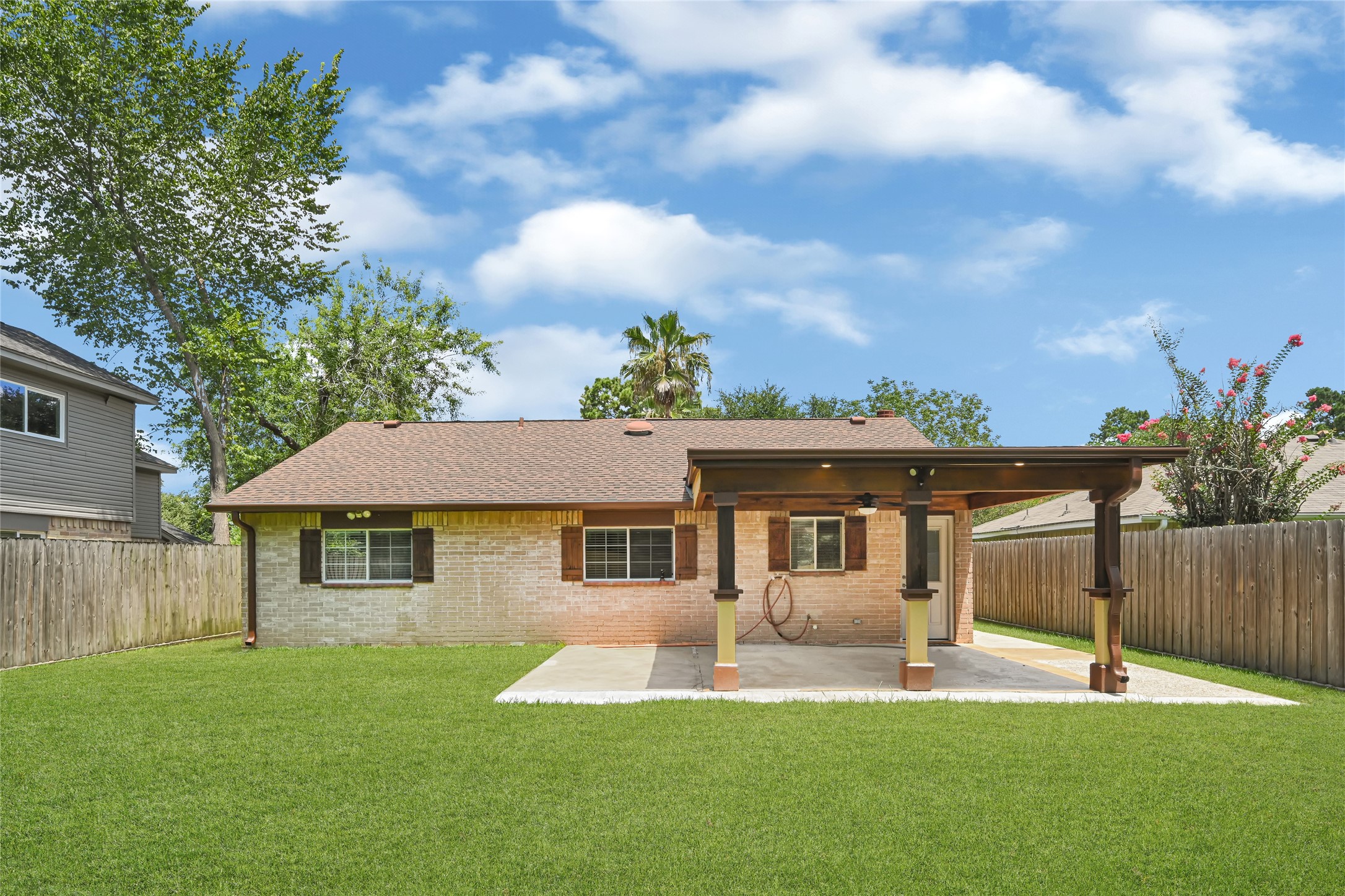 4806 Hickorygate Property Photo 4