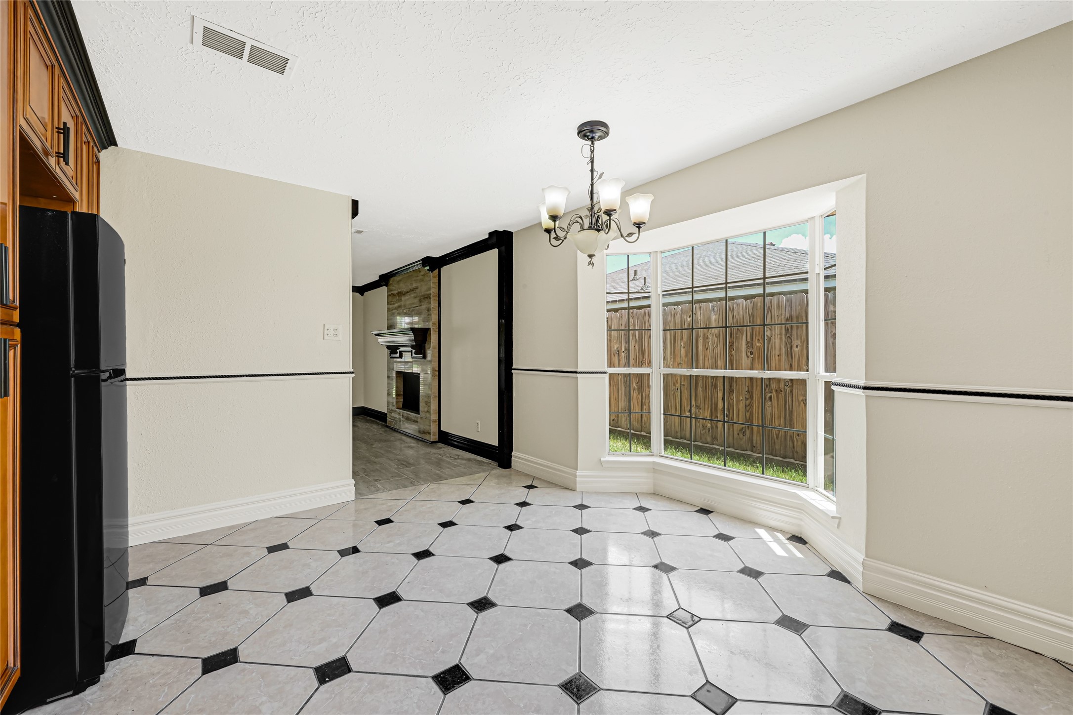 4806 Hickorygate Property Photo 8