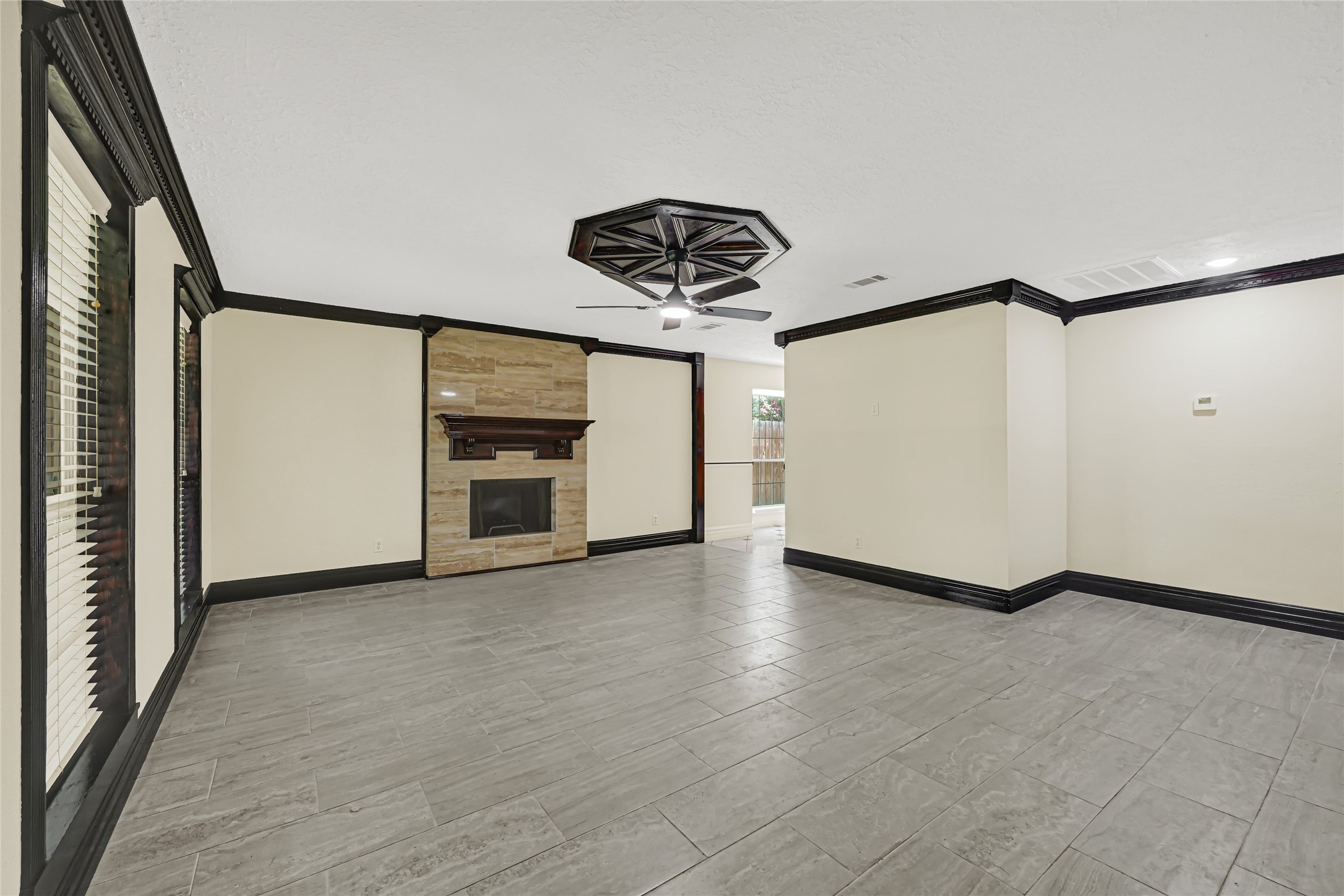 4806 Hickorygate Property Photo 9
