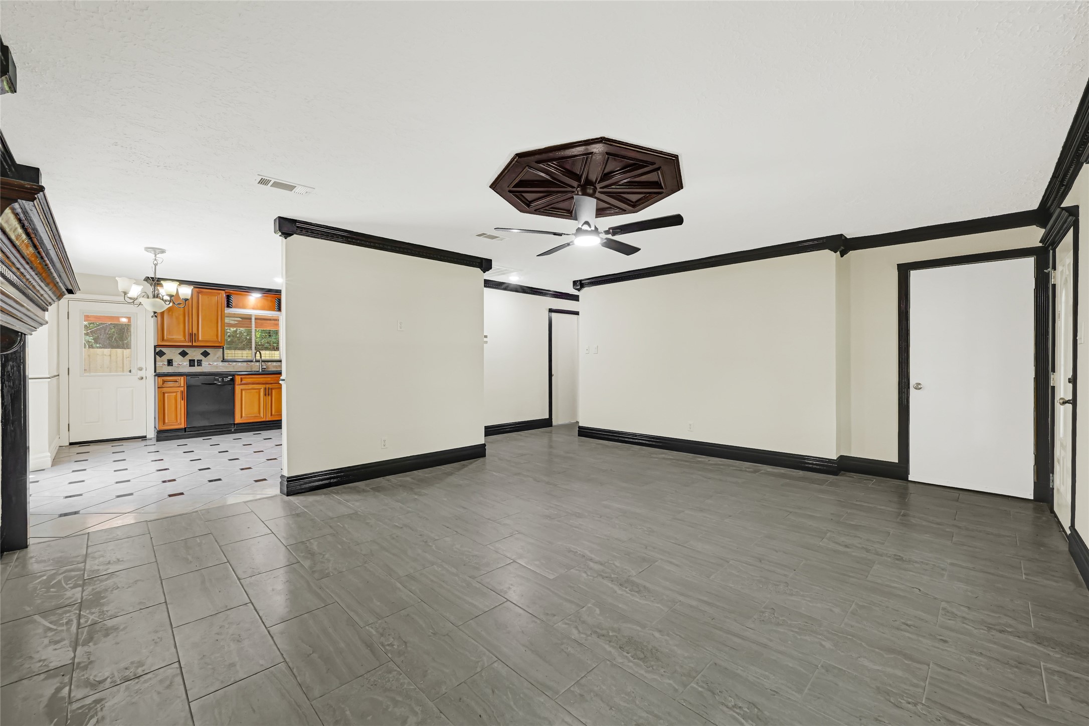 4806 Hickorygate Property Photo 11