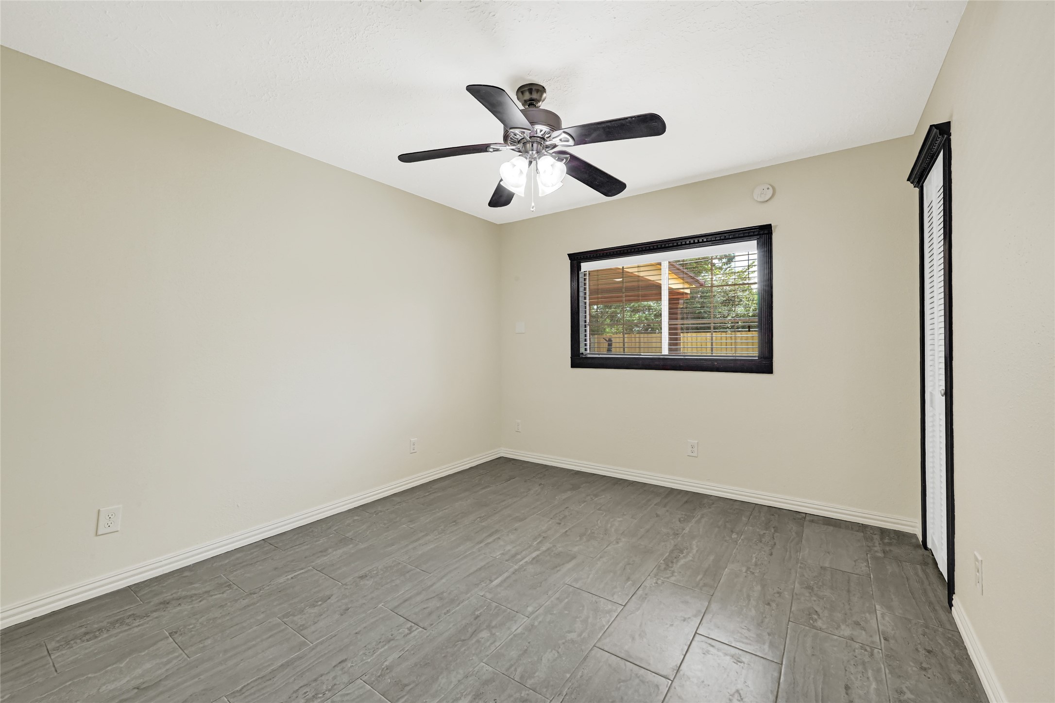 4806 Hickorygate Property Photo 13