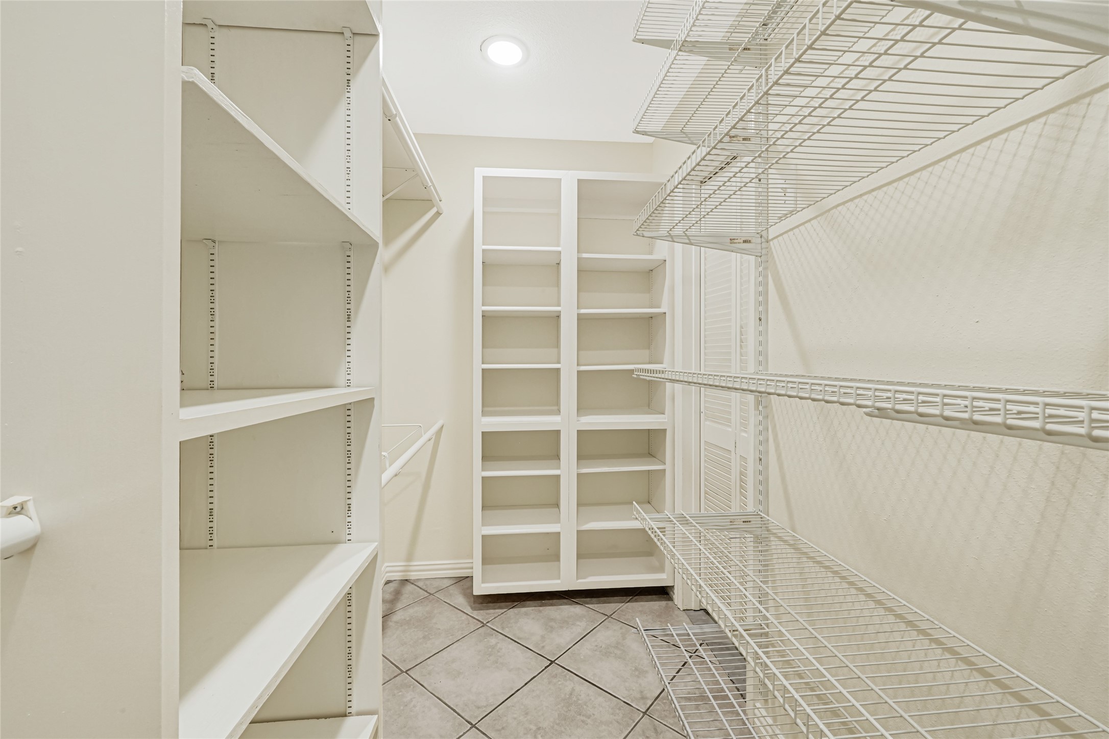 4806 Hickorygate Property Photo 18