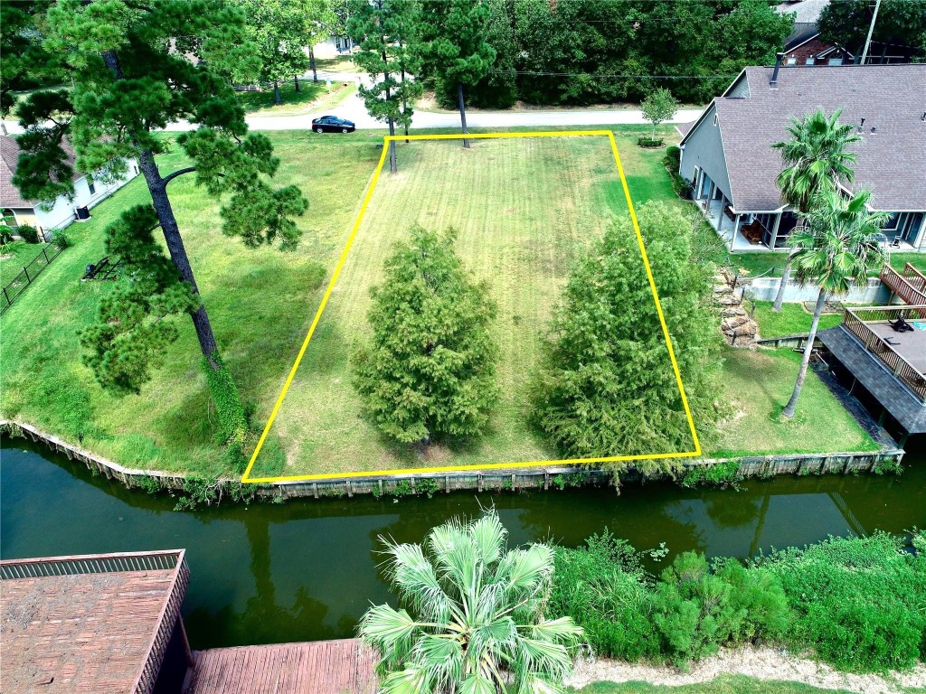 18222 & 18226 Steele Point Drive Property Photo 5
