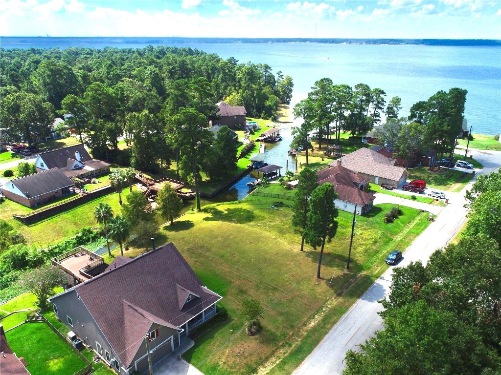 18222 & 18226 Steele Point Drive Property Photo 8