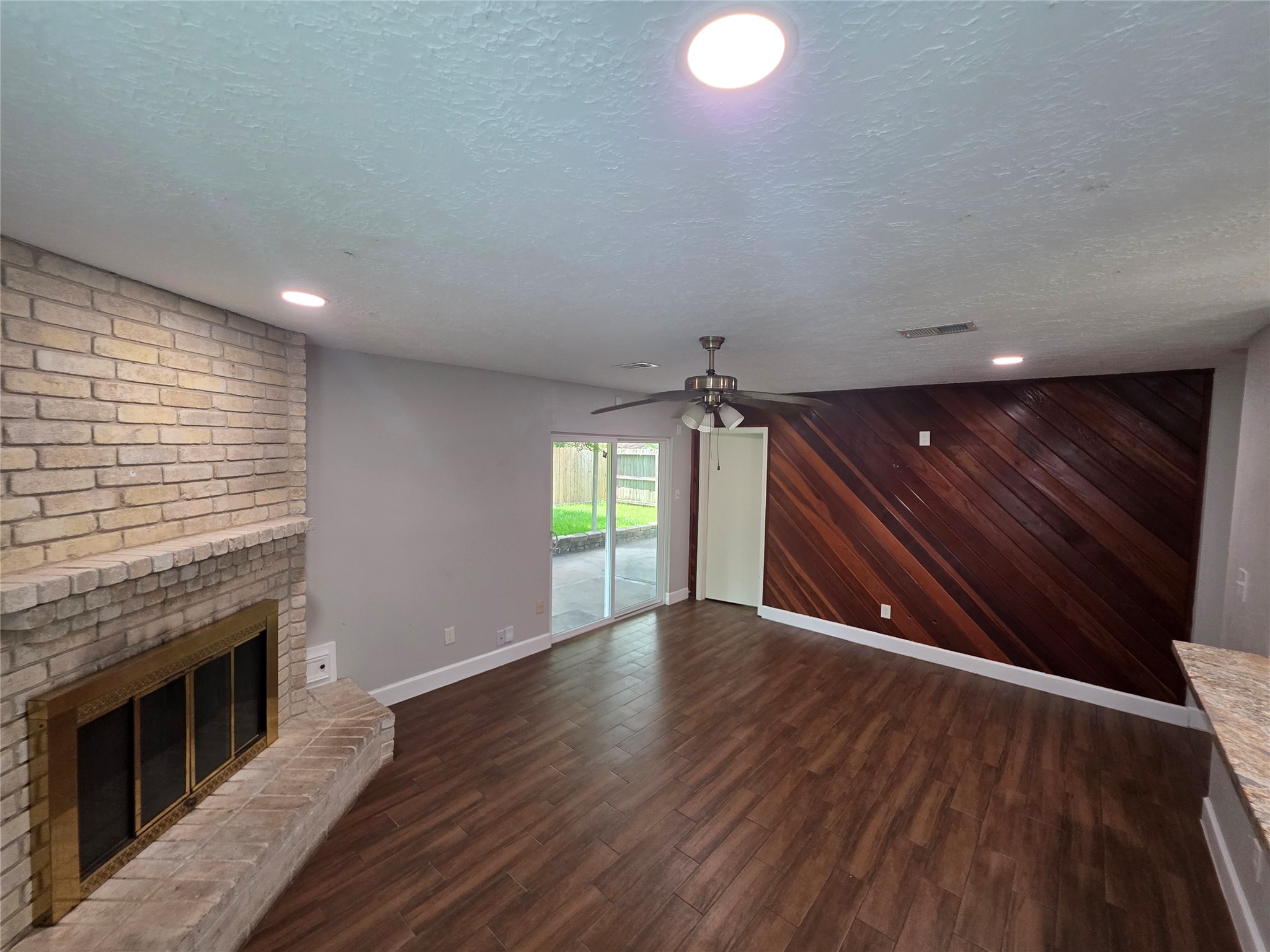 11634 Eaglewood Drive Property Photo 6