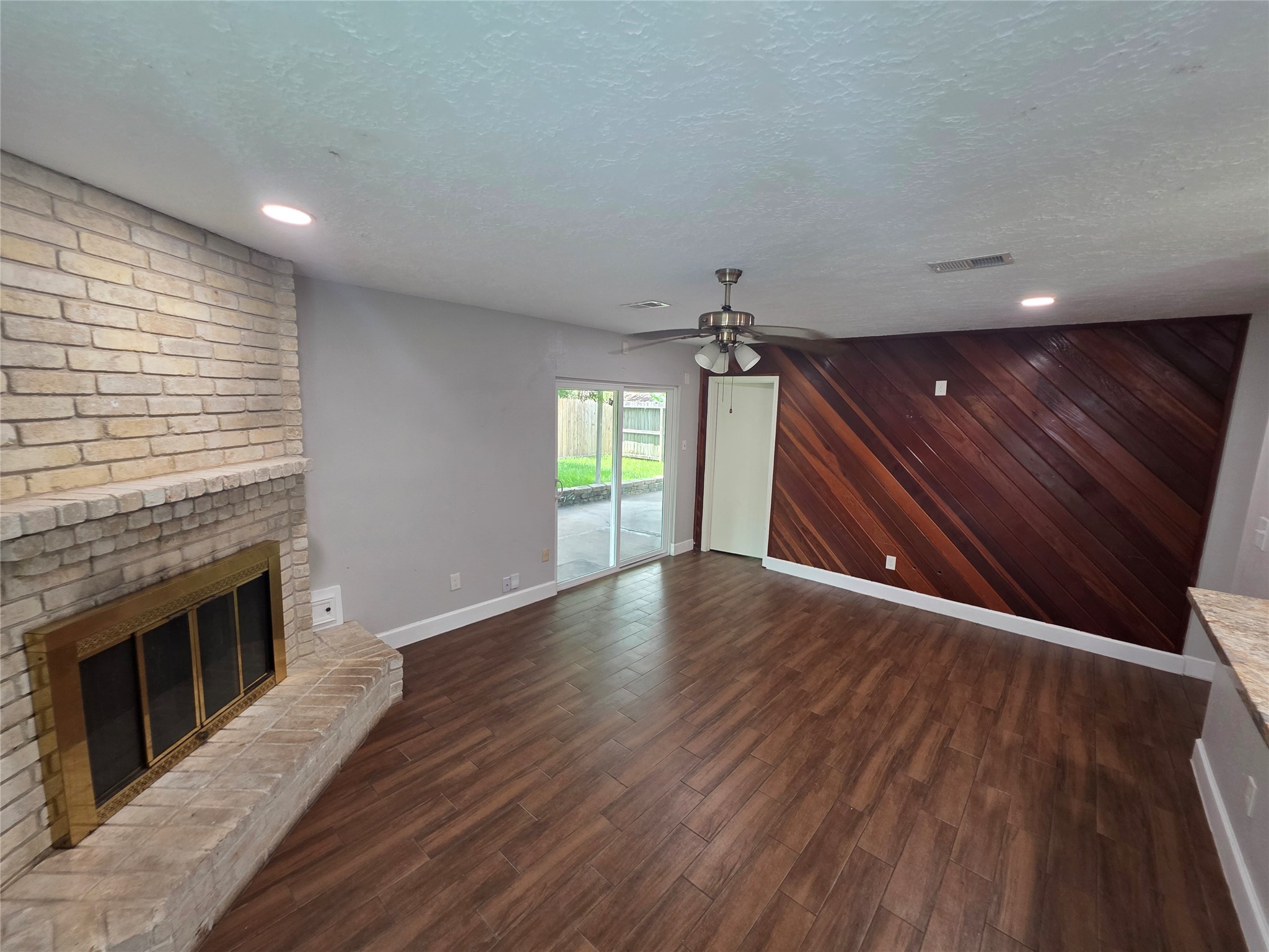 11634 Eaglewood Drive Property Photo 7