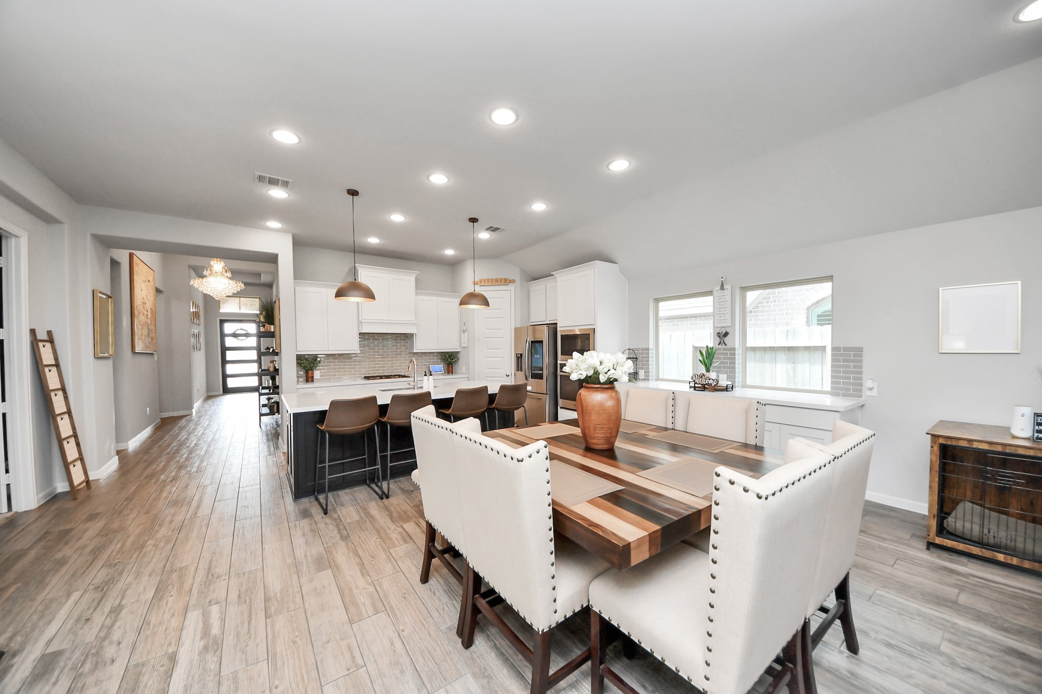 1711 Rustling Creek Drive Property Photo 4