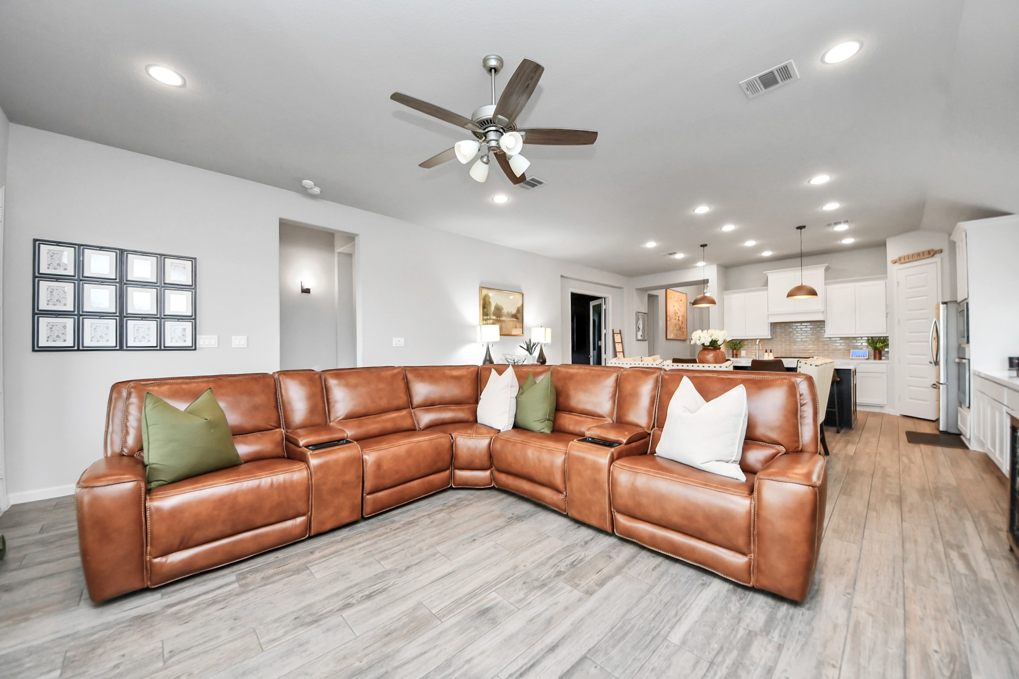 1711 Rustling Creek Drive Property Photo 10