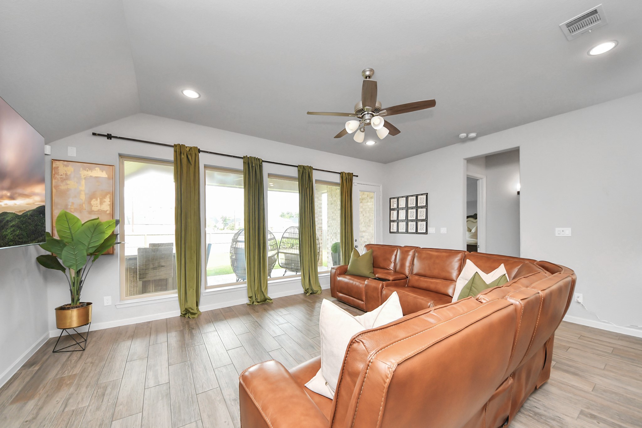 1711 Rustling Creek Drive Property Photo 11