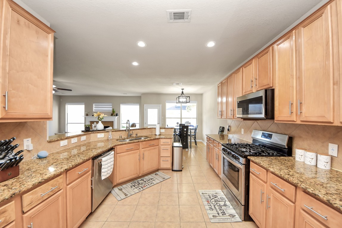 18715 Keystone Oak Street Property Photo 15