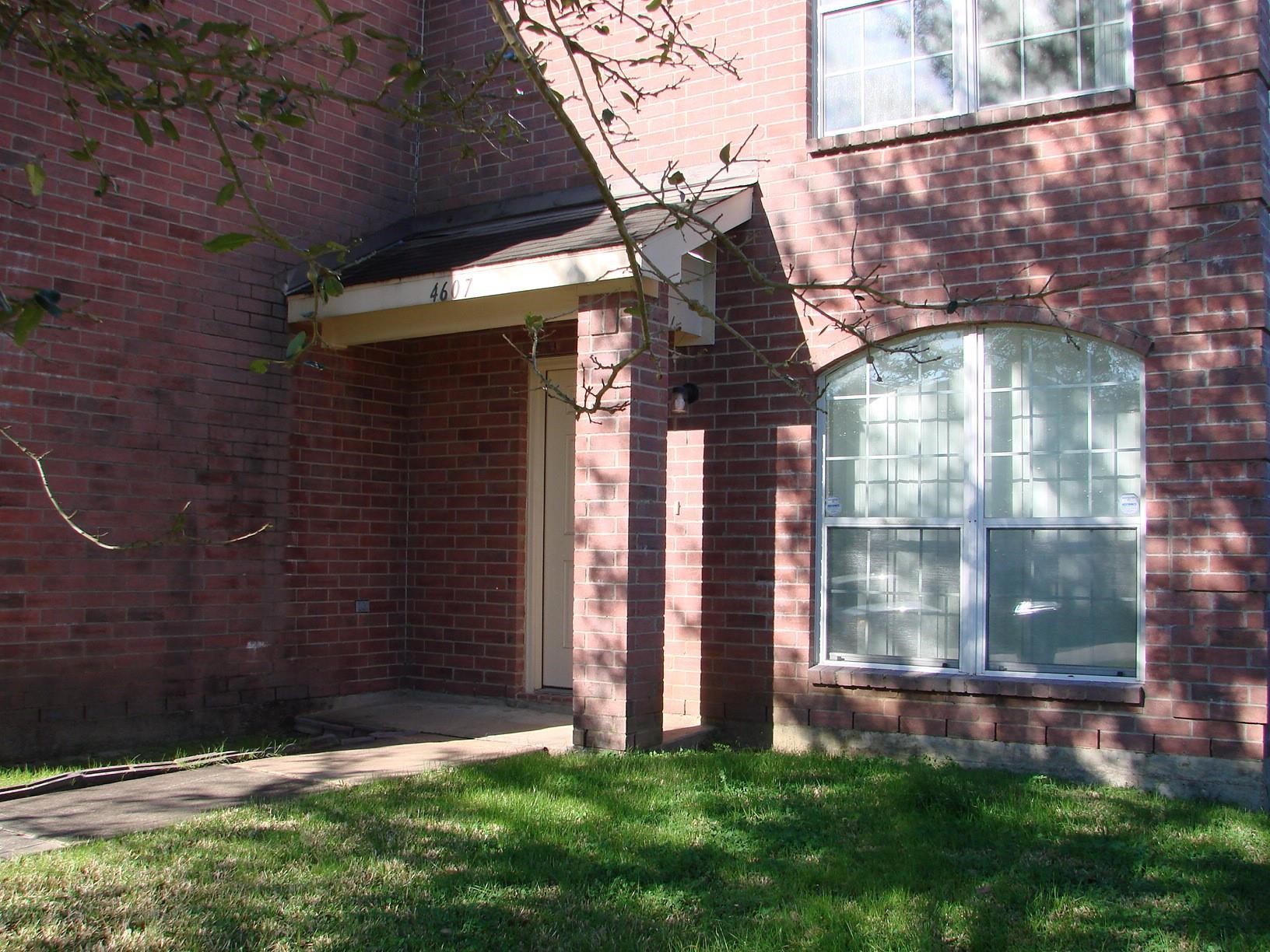 4607 Evergreen Meadow Court Property Photo 4