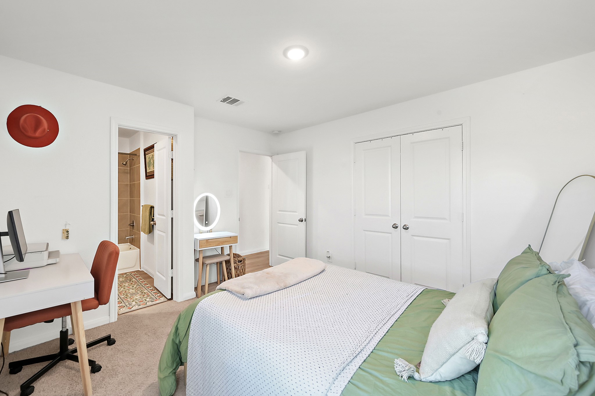16516 Jasmine Marie Place Property Photo 16