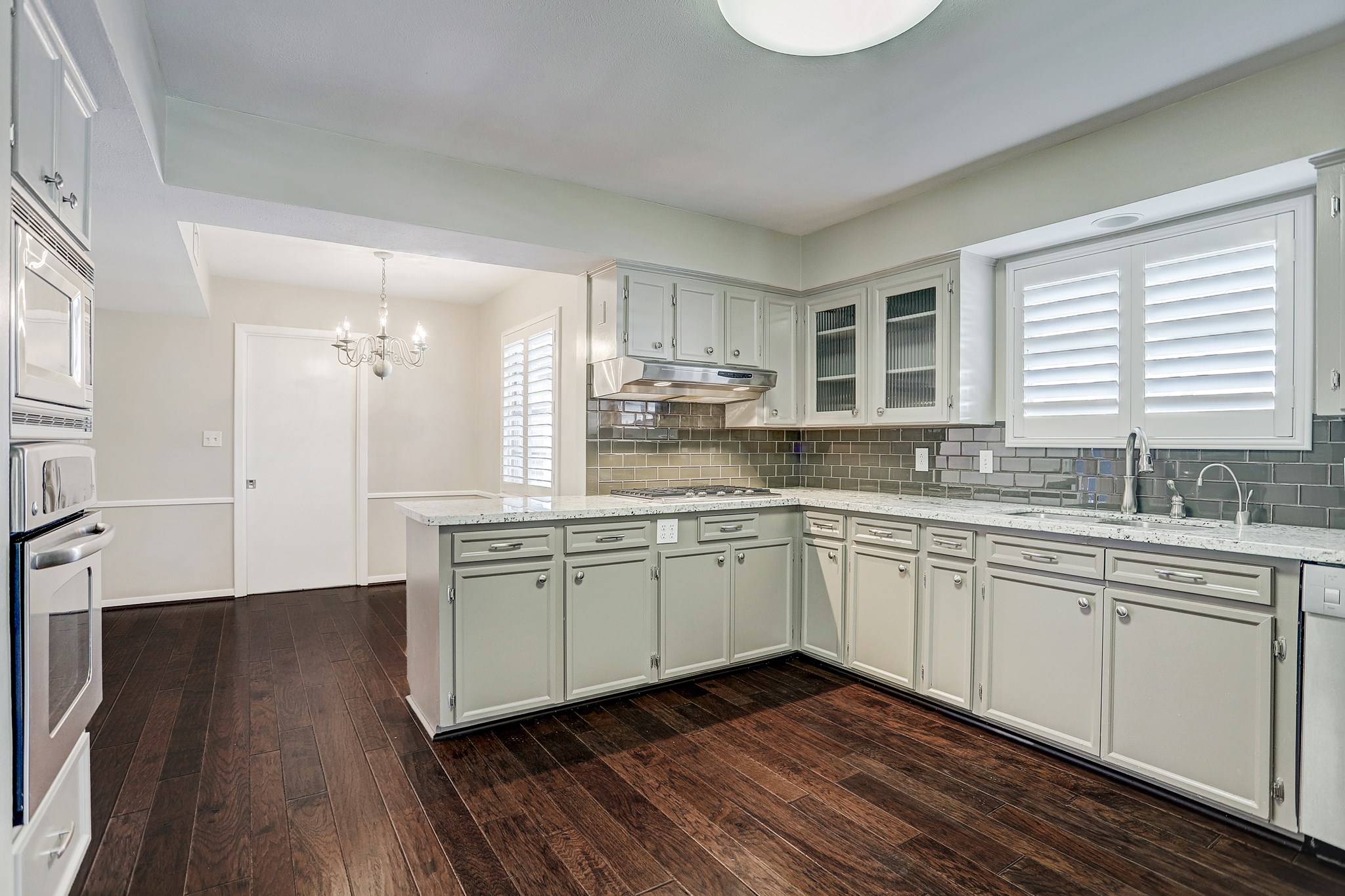 2202 Robinhood Property Photo 7
