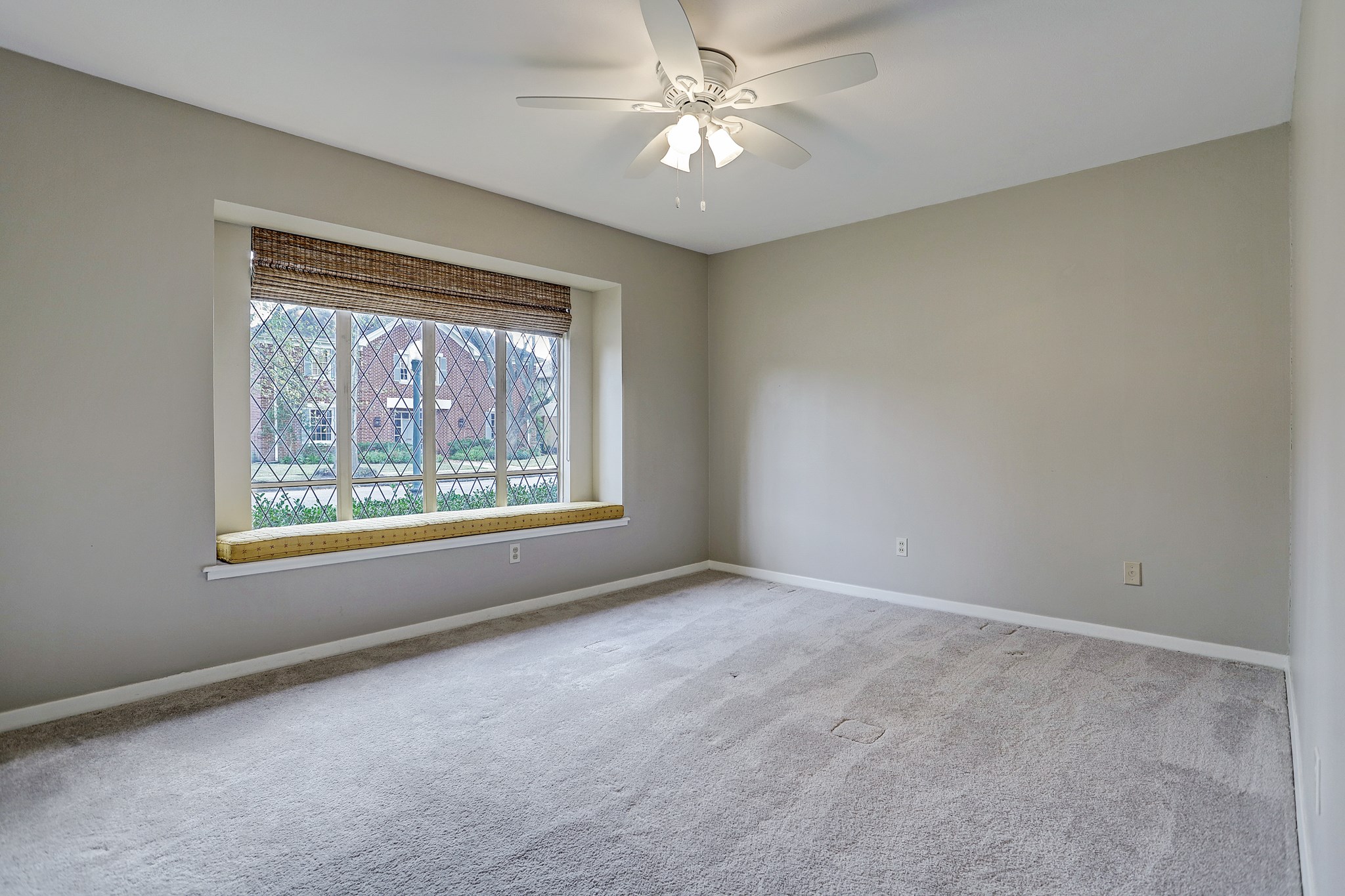 2202 Robinhood Property Photo 12