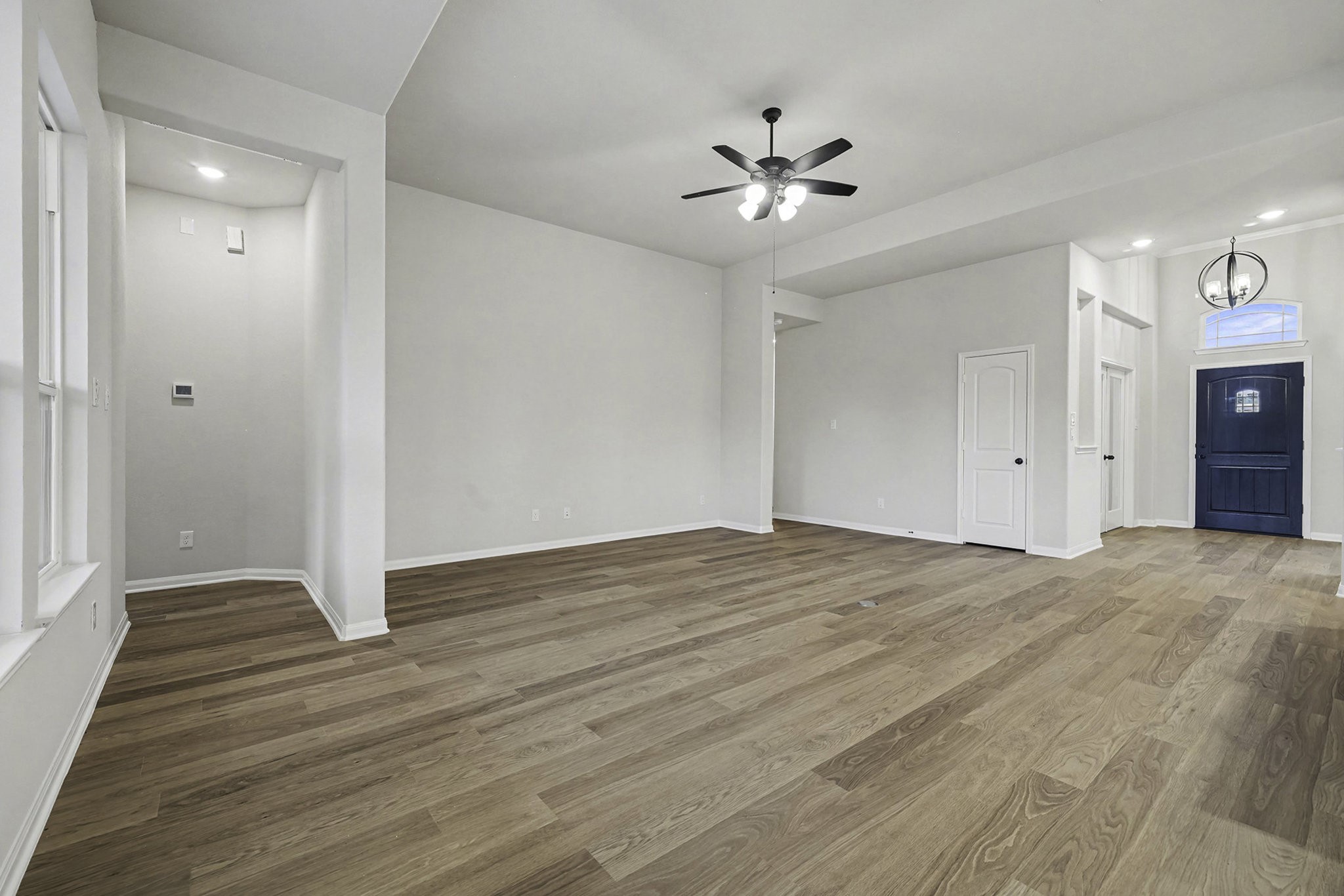 9602 Moss Rose Property Photo 4