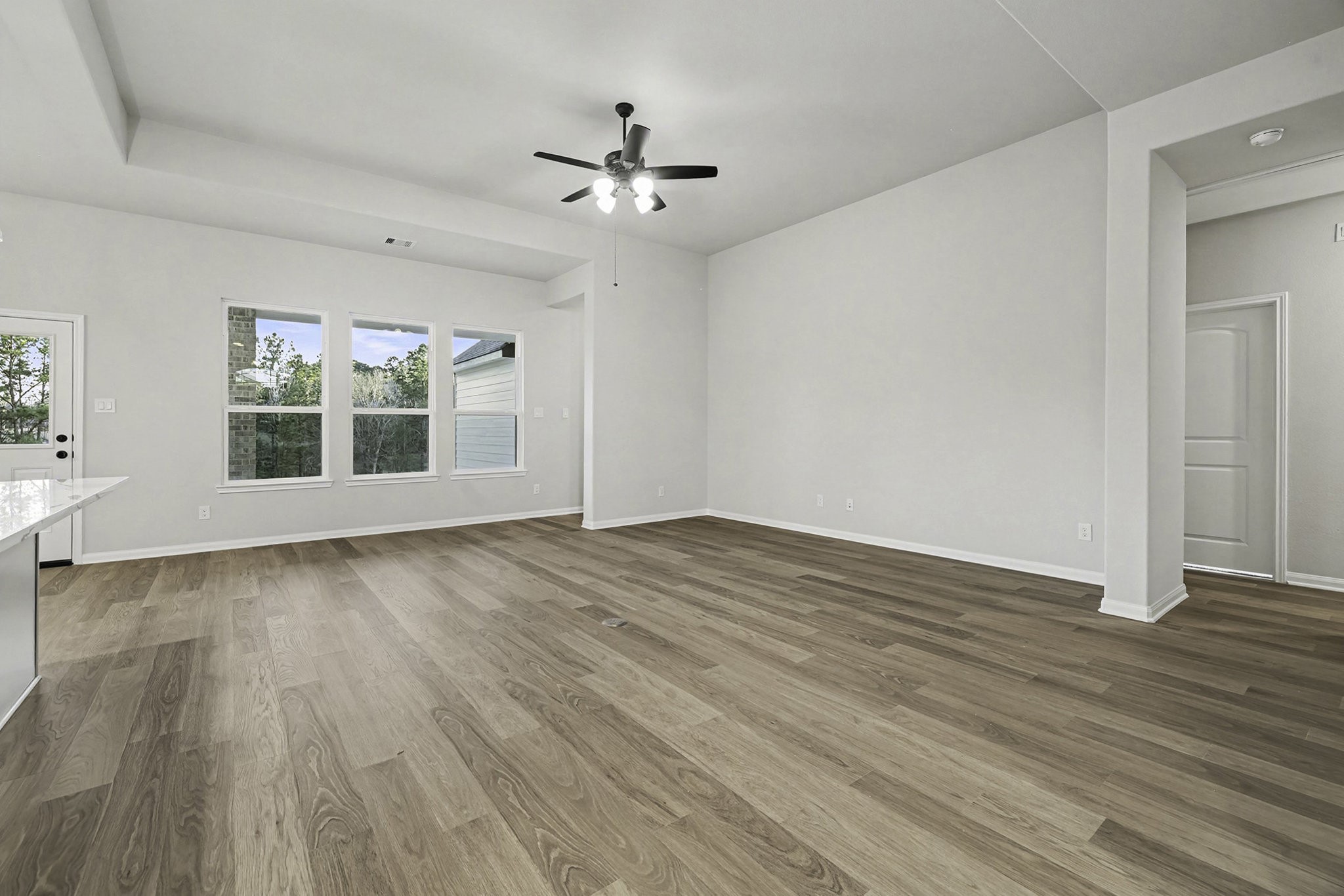 9602 Moss Rose Property Photo 5