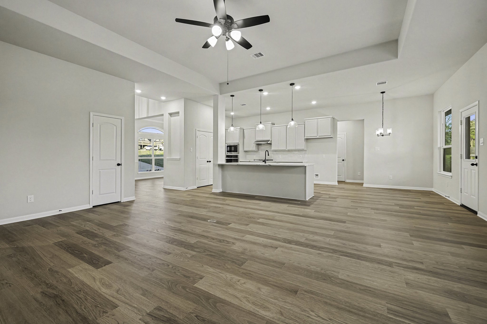 9602 Moss Rose Property Photo 6