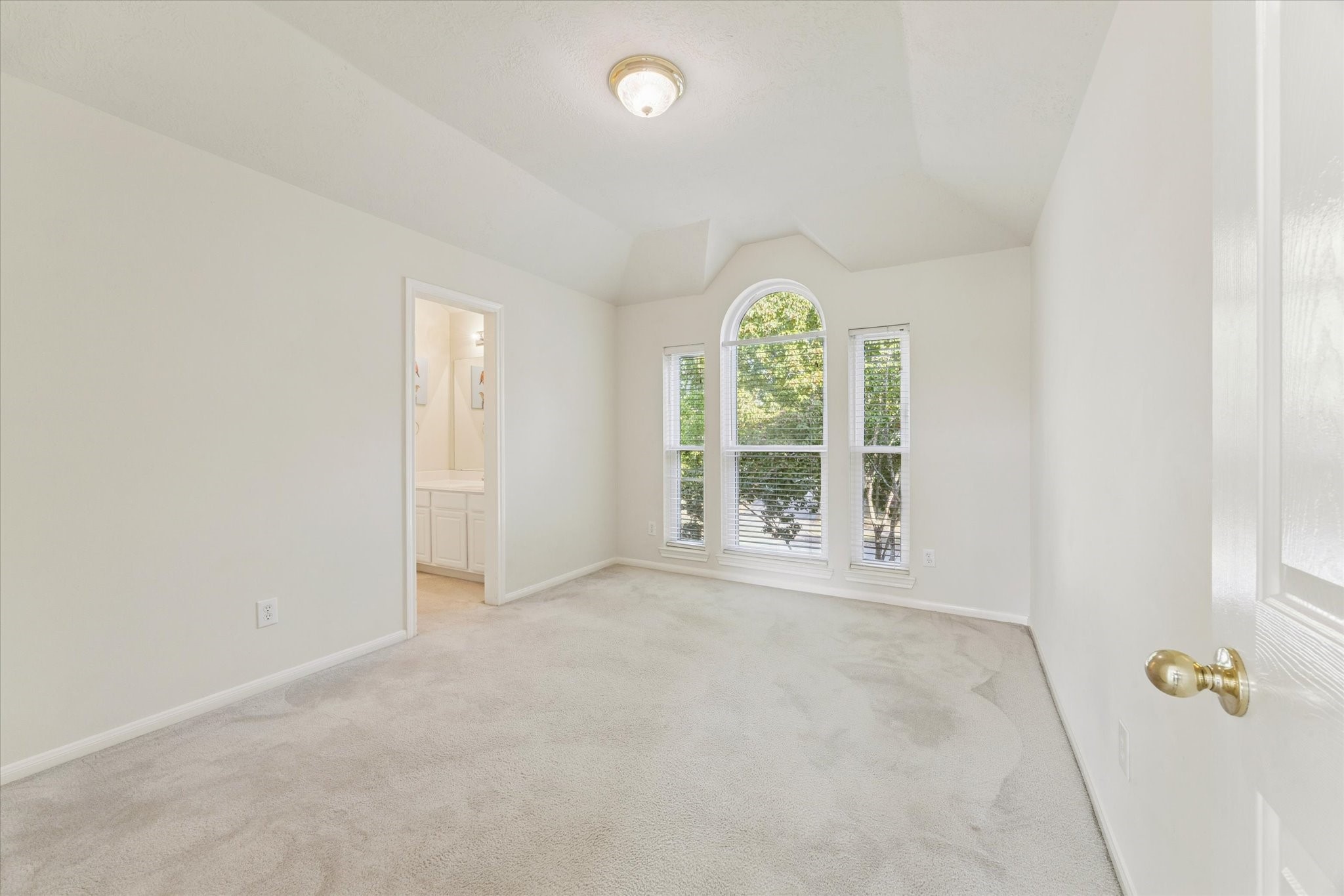 702 Huntercrest Street Property Photo 16