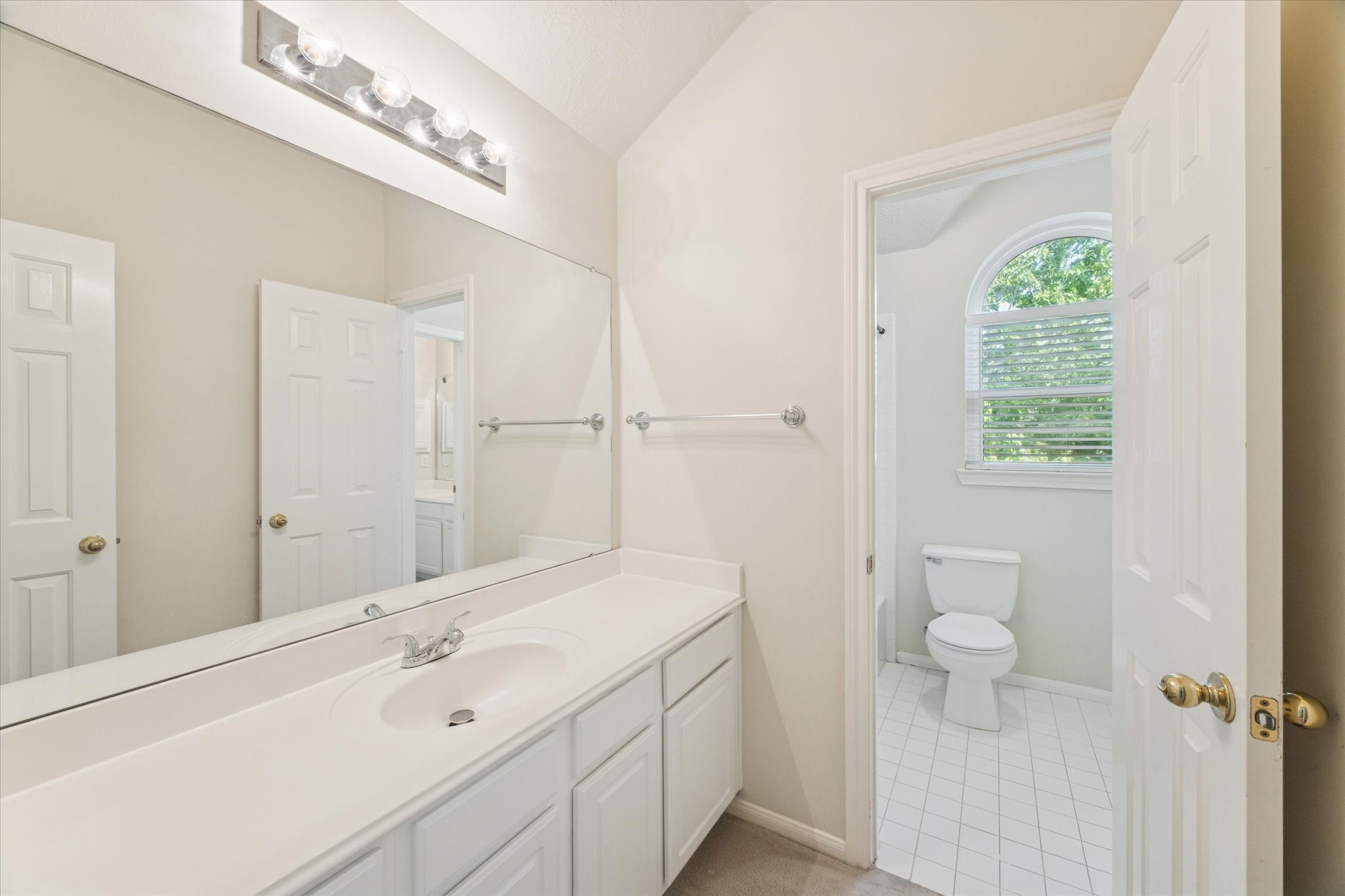 702 Huntercrest Street Property Photo 17