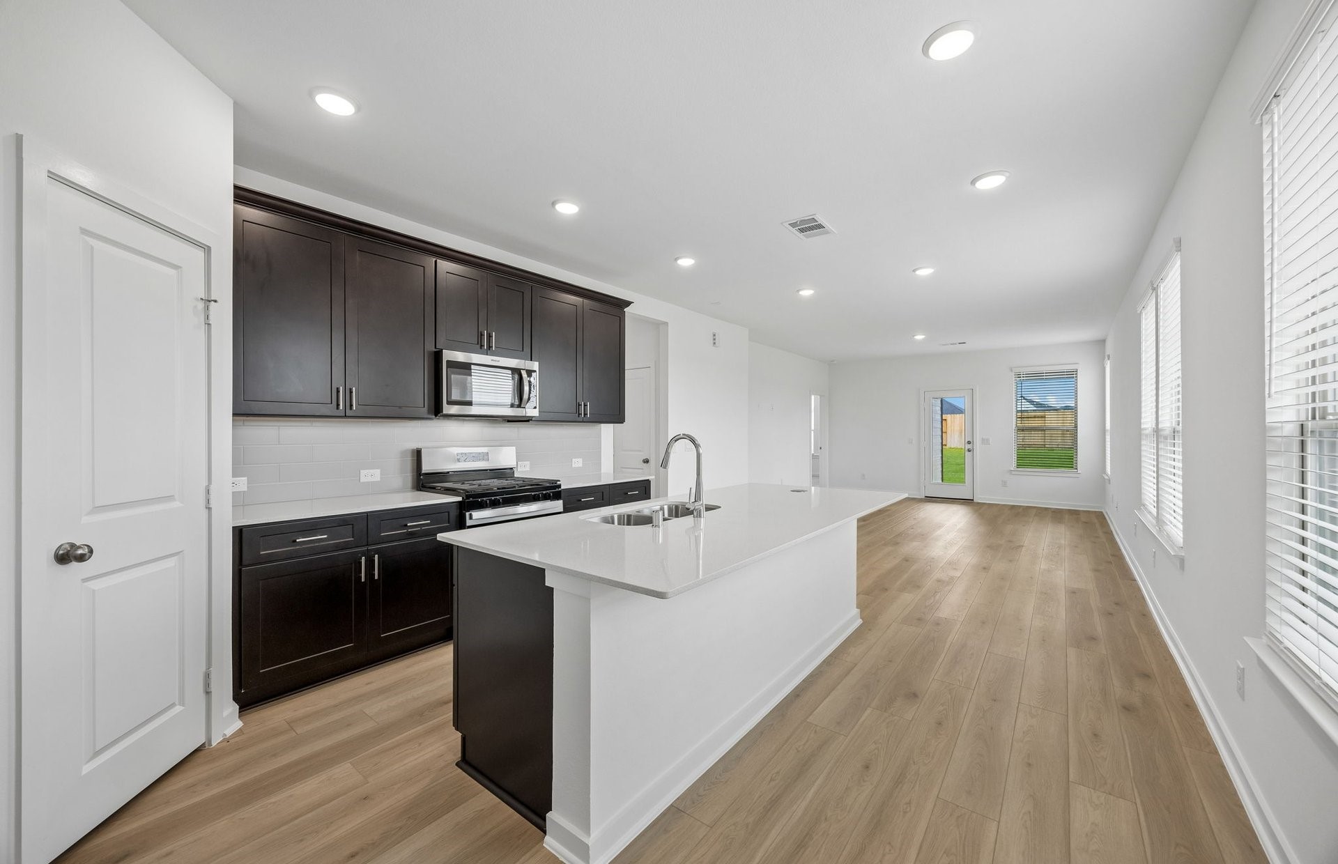138 High Life Crossing Property Photo 6